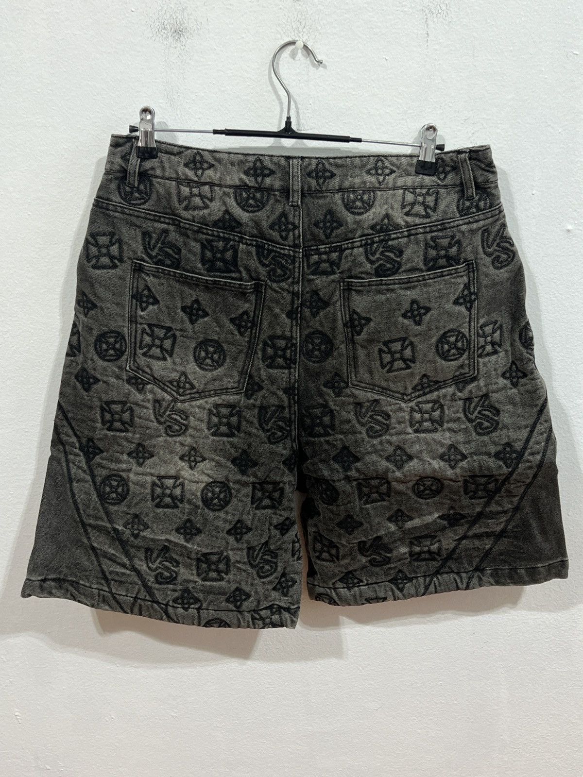Vale Vale Forever Spade Black Denim Shorts Size US 32 / EU 48 - 4 Thumbnail