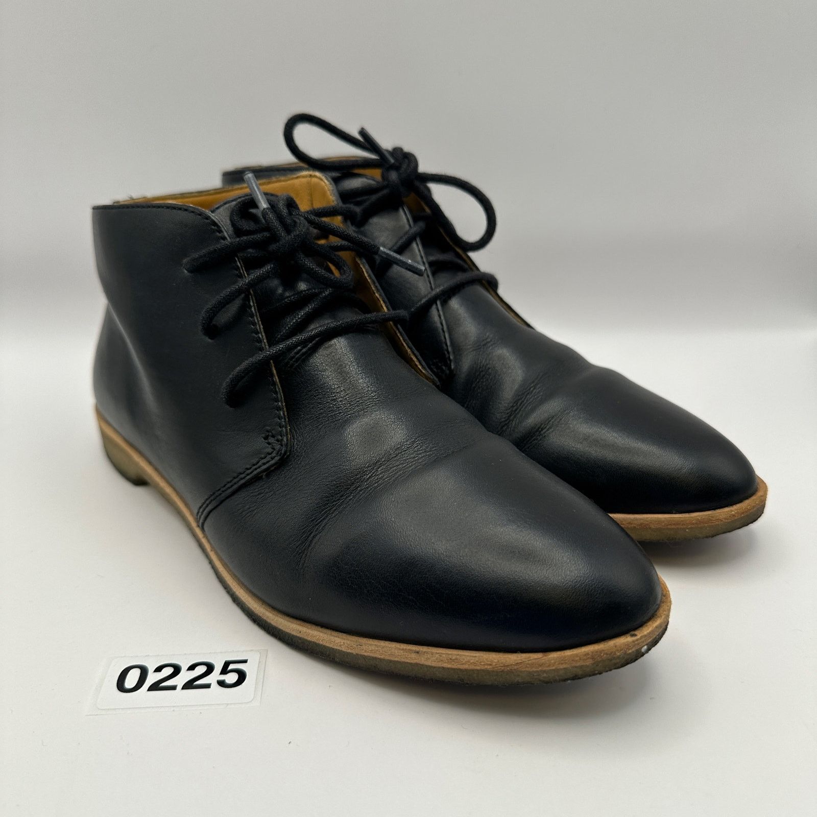Clarks Clarks Women's 7.5 Leather Boot Gum bottom Black Leather Size US 7.5 / IT 37.5 - 2 Thumbnail