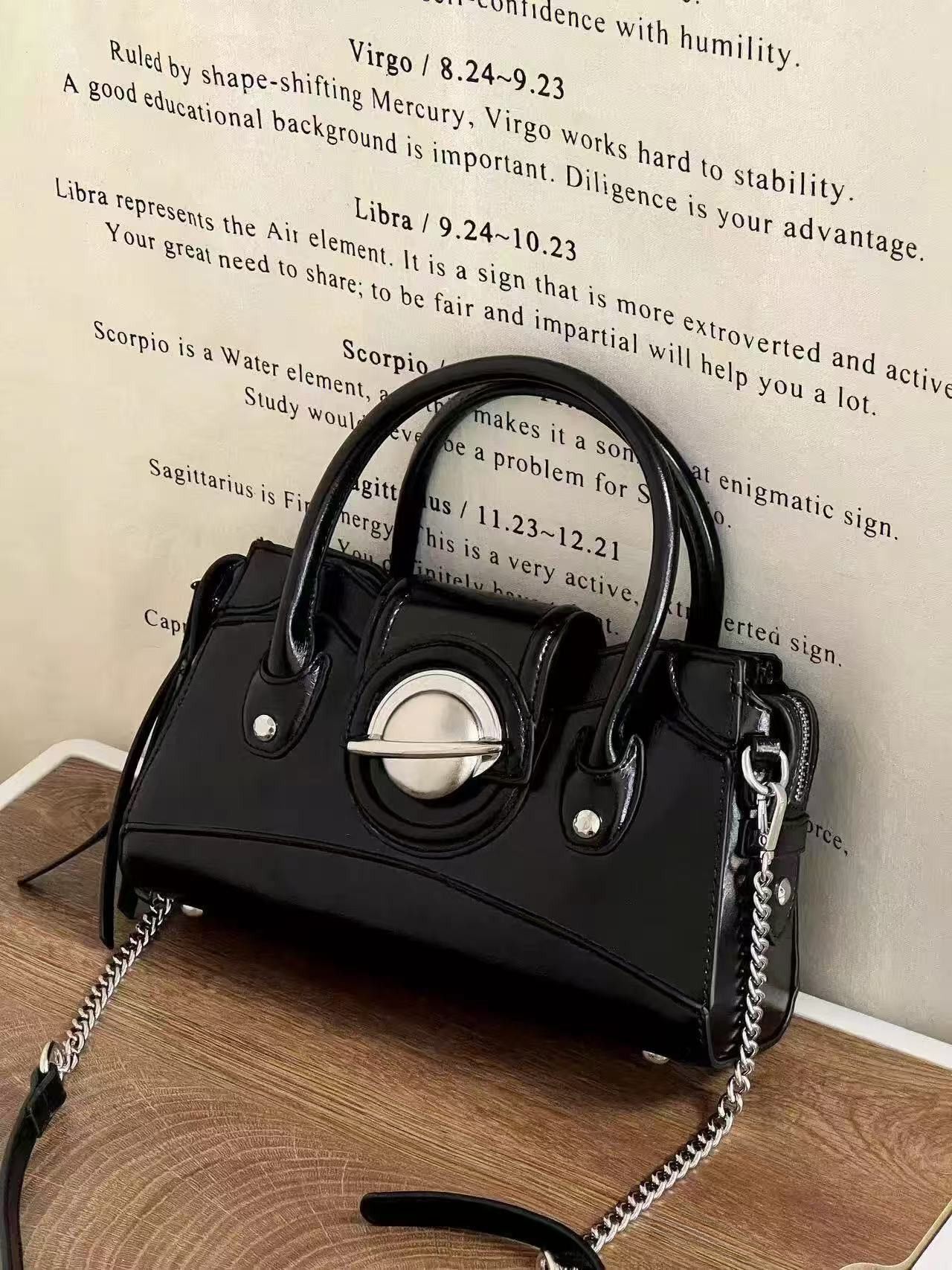 Vintage Casual Women's Mobile Phone Small Shoulder Bag in Black