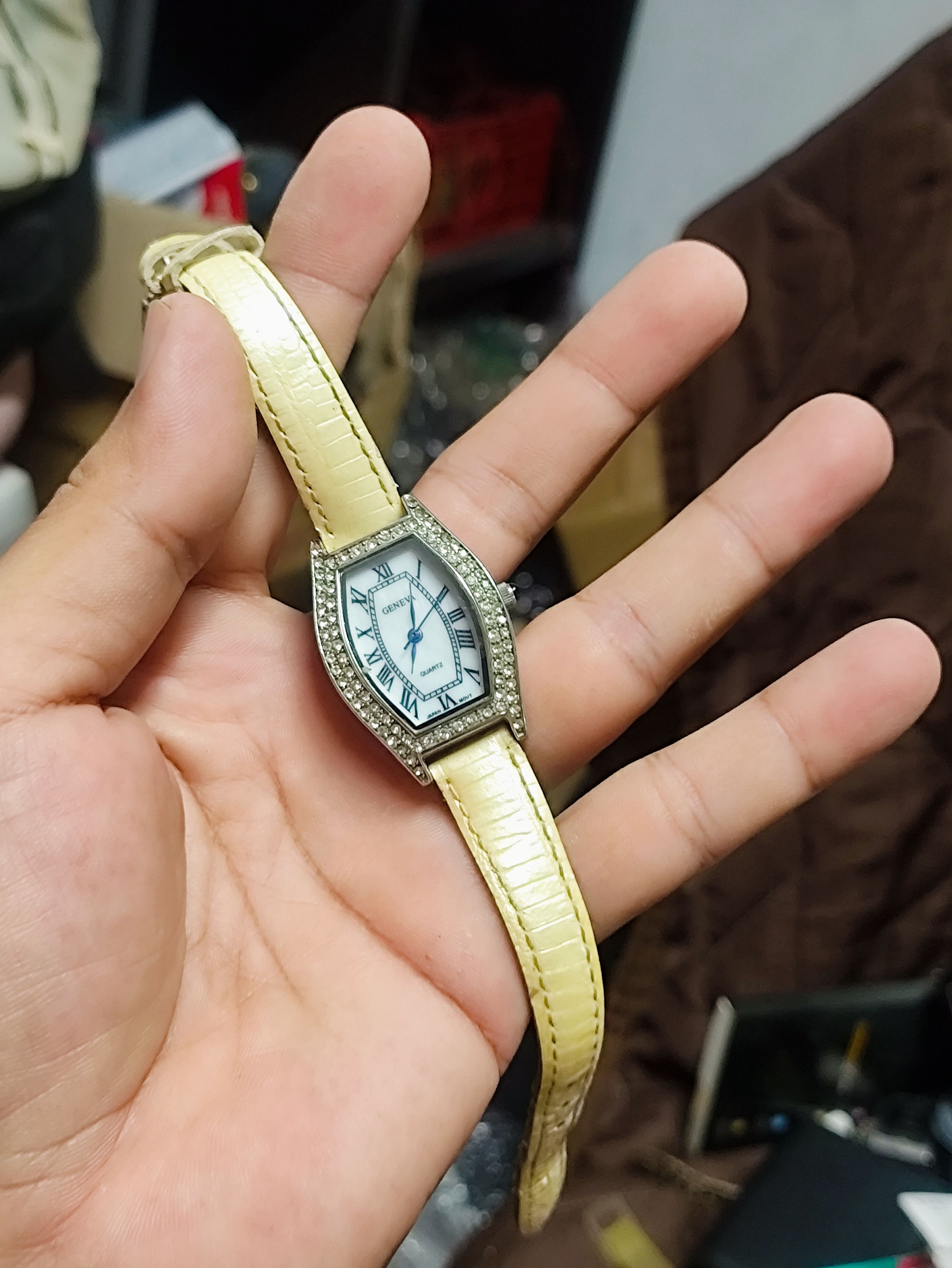 Vintage Geneva Quartz Watch with Diamonds (Japan Made) Size ONE SIZE - 7 Thumbnail