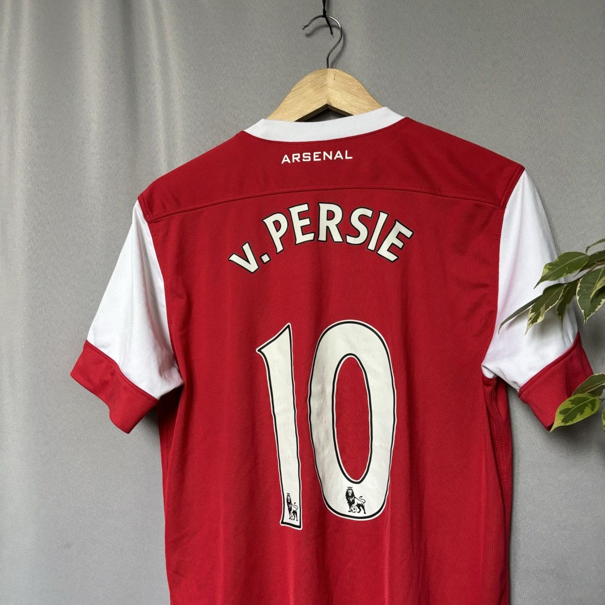 Nike Nike FC Arsenal Van Persie jersey rare football medium Size US M / EU 48-50 / 2 - 6 Thumbnail