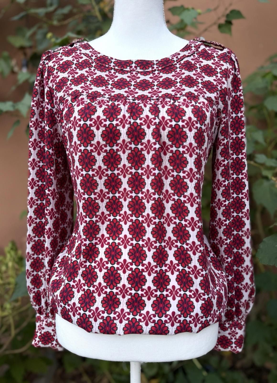 Designer The Loft Size XS Red White Floral Design Women’s Blouse Size XS / US 0-2 / IT 36-38 - 1 Thumbnail
