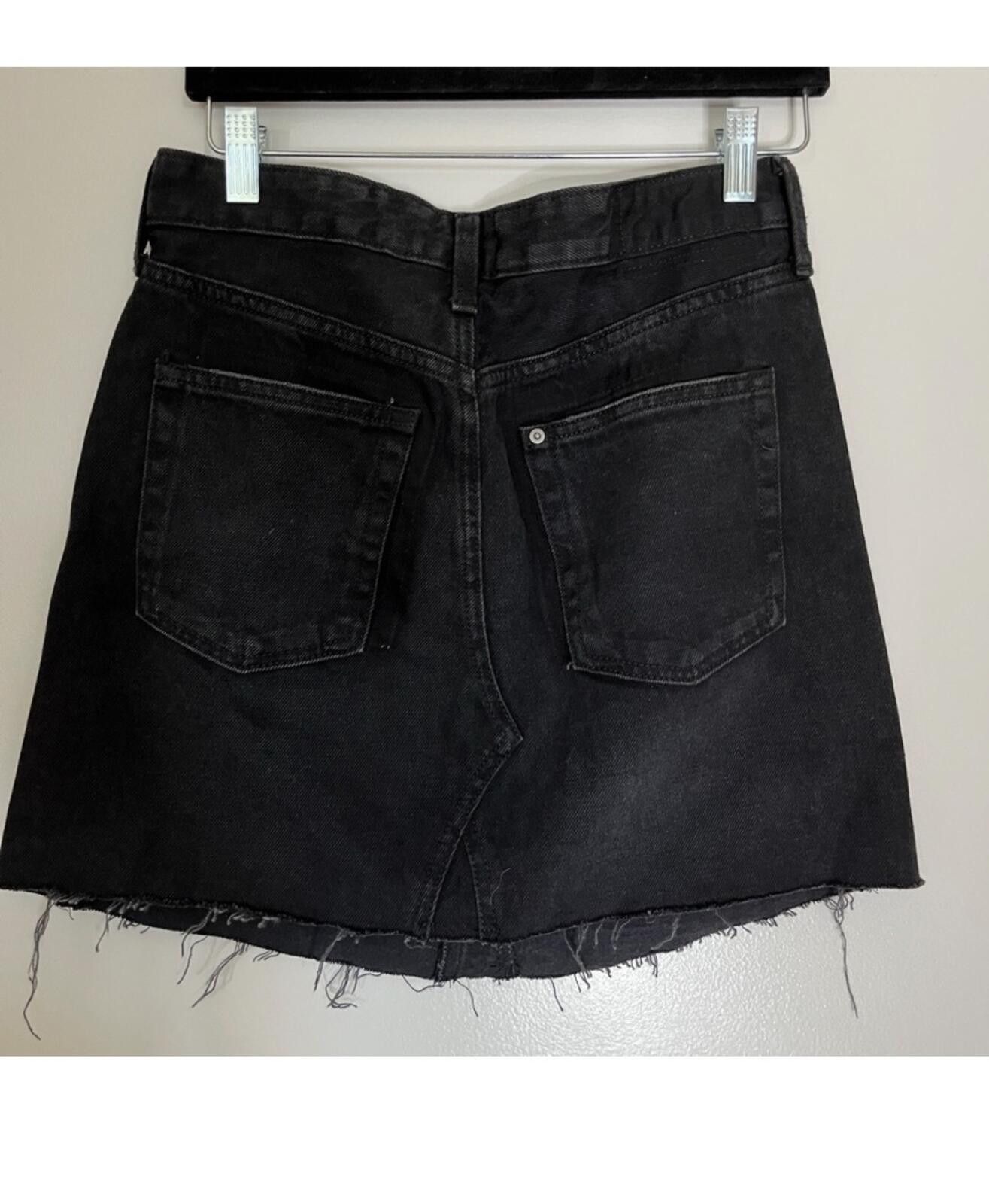 H&M (H&M) button fly denim skirt Size 27" / US 4 / IT 40 - 5 Thumbnail