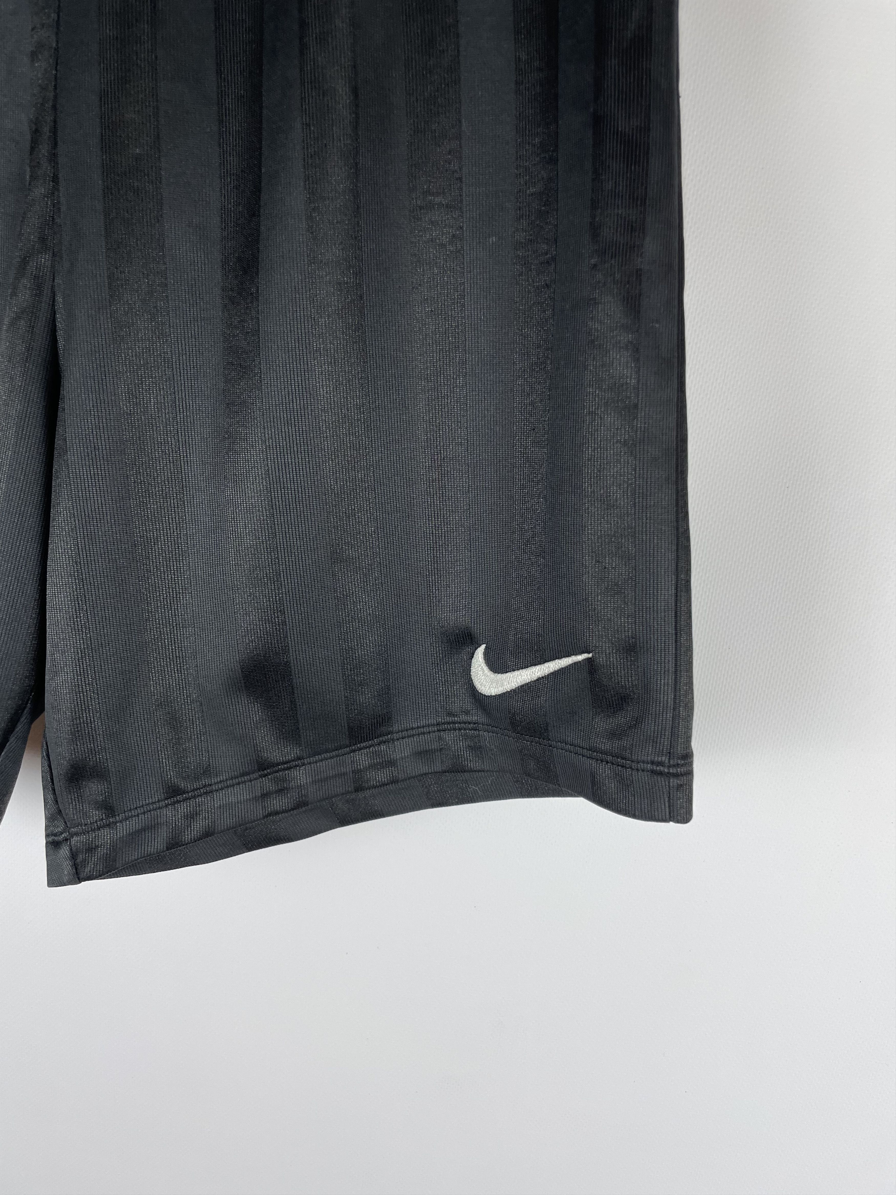 Nike × Vintage Mens Vintage Nike shorts Y2k Size US 30 / EU 46 - 3 Thumbnail