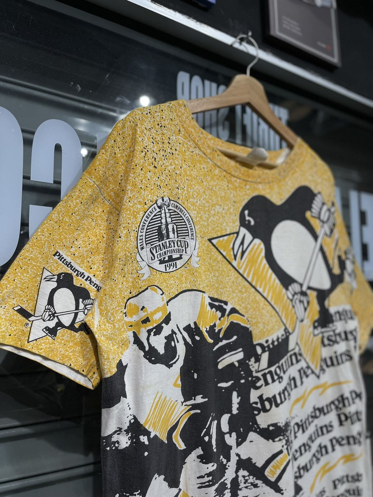 Other Vintage 90’s Magic Johnson NHL Pittsburgh Penguins Size US L / EU 52-54 / 3 - 3 Thumbnail