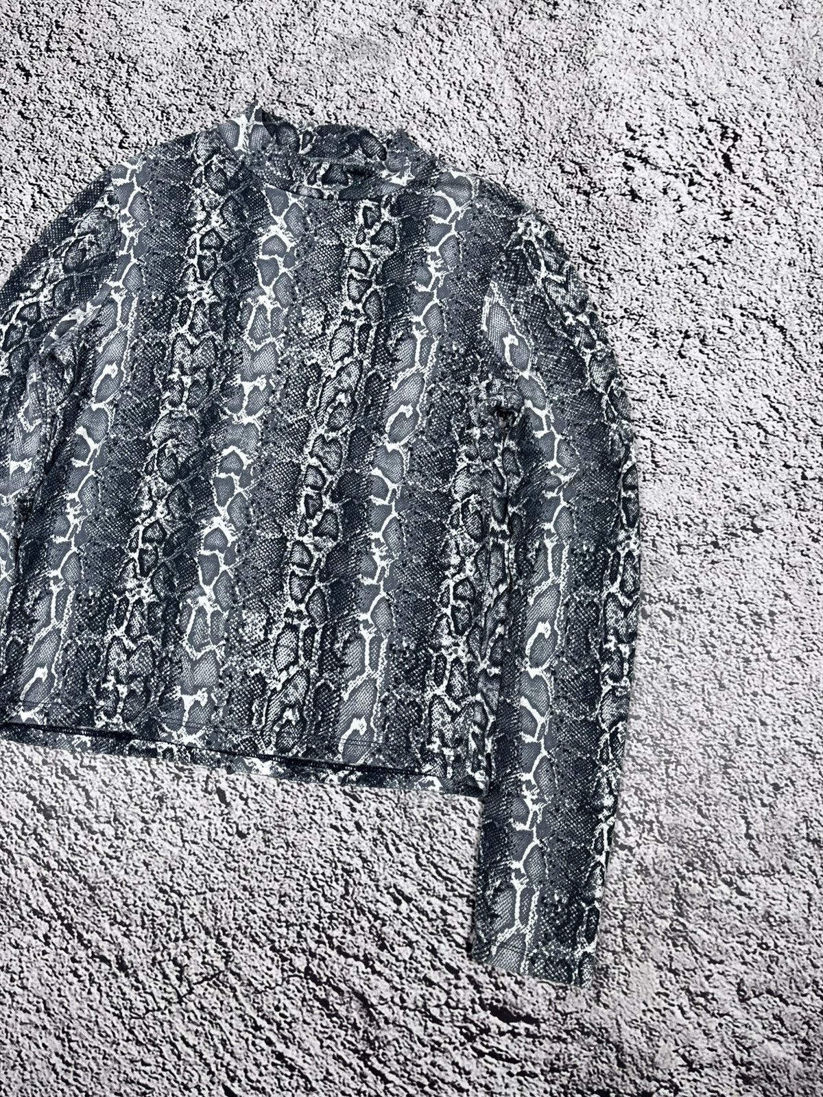Japanese Brand Vintage Animal Pattern Snake Luxury Glamour Turtleneck Size M / US 6-8 / IT 42-44 - 3 Thumbnail