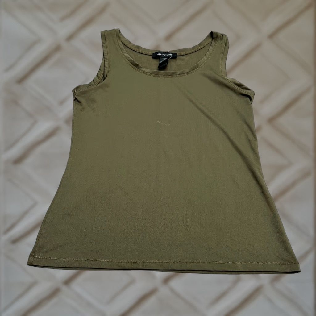 Vintage Ashley Stewart Tank Top Womens 14/16 Green Round Neck Sleeveless Stretch Casual Shirt Tops Womens, Plus Size, 14/16, Green, Solid, KnIT, 90s? Size XL / US 12-14 / IT 48-50 - 1 Thumbnail
