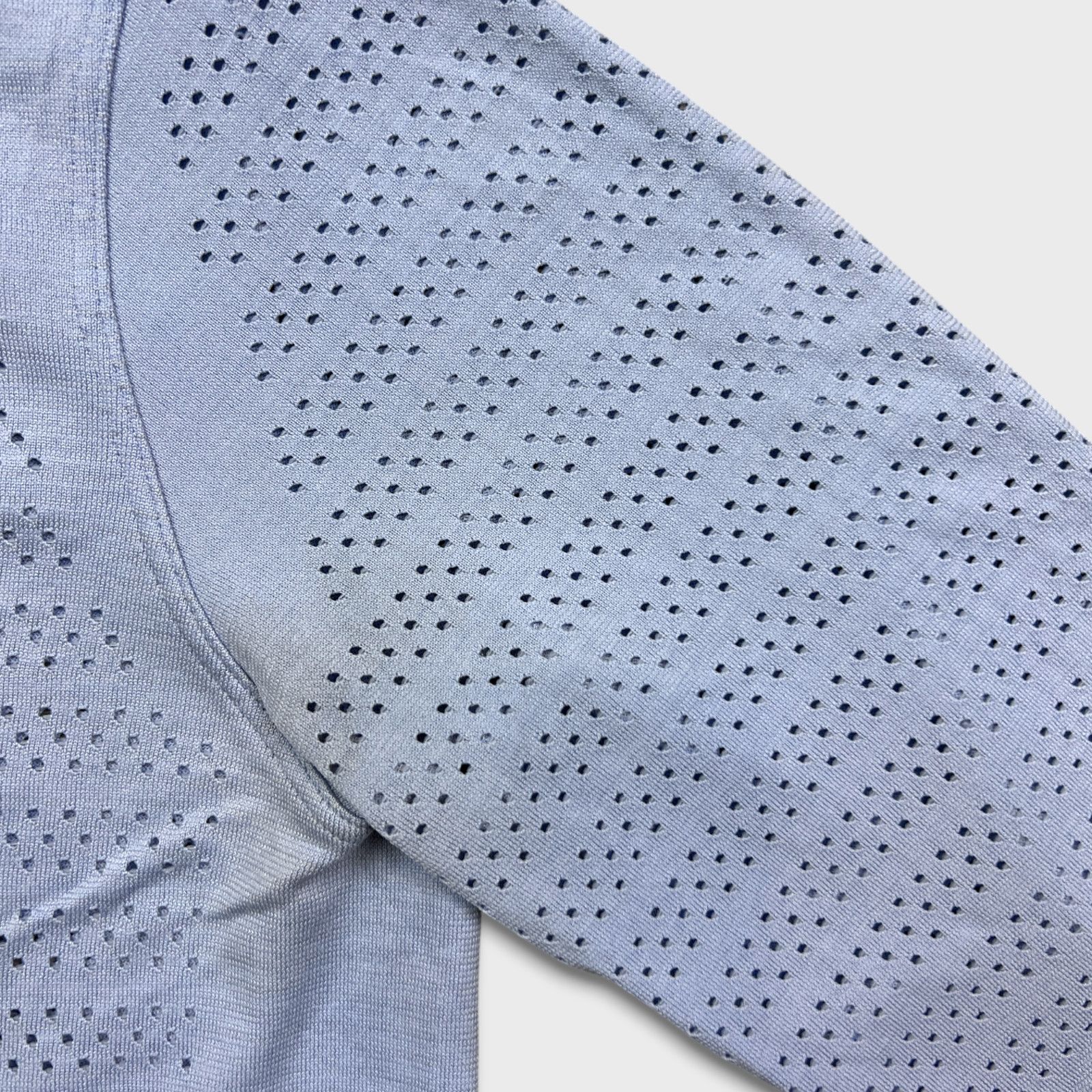 Lululemon Lululemon Breeze By Long Sleeve Shirt Athletic Lightweight Size S / US 4 / IT 40 - 5 Thumbnail