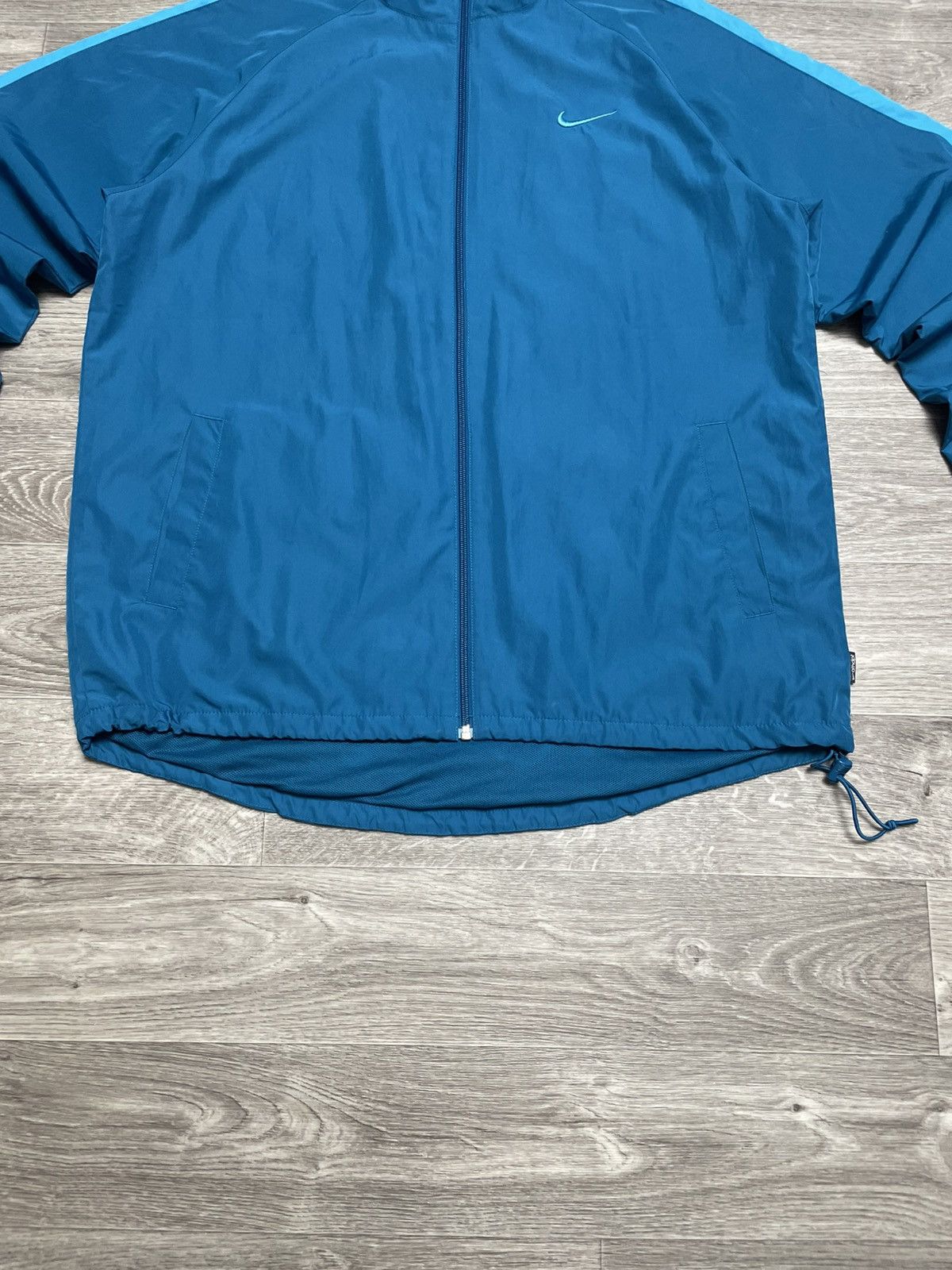 Nike Vintage Nike Blue Swoosh Logo Truck Jacket Y2K Size US L / EU 52-54 / 3 - 3 Thumbnail