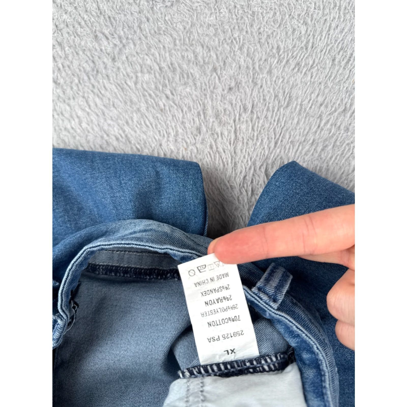 Old Navy Flamin Gals Jeans Old Navy Womens Jeans Bootcut 30x31 Blue Denim Mid Rise Cotton Blend 5-Pocket Zipper Button Stretch Regular Vintage No Size 30" / US 8 / IT 44 - 7 Thumbnail
