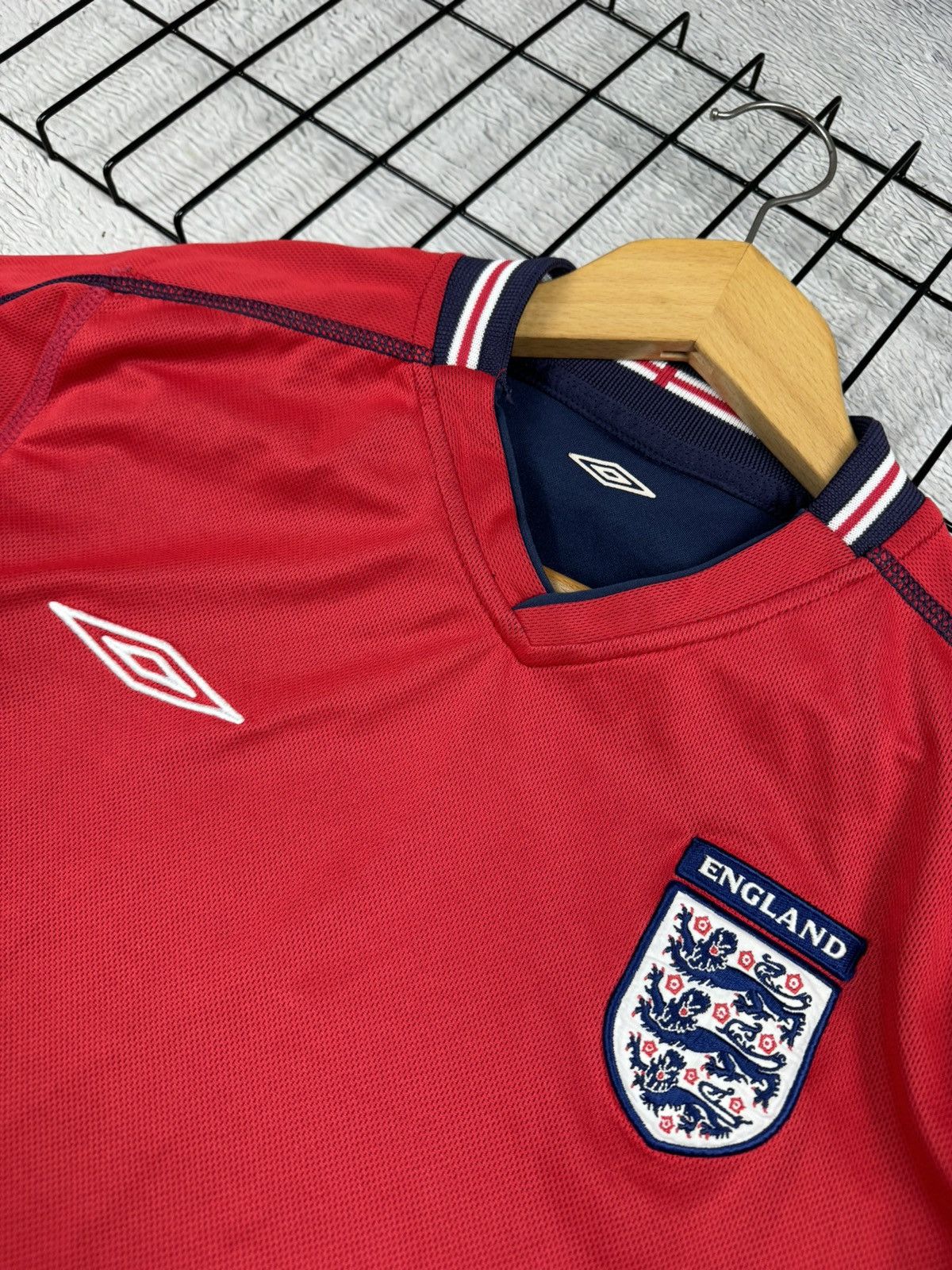 Umbro × Vintage 2002 England National Team Away Umbro Jersey Blokcore M sz Size US M / EU 48-50 / 2 - 5 Thumbnail