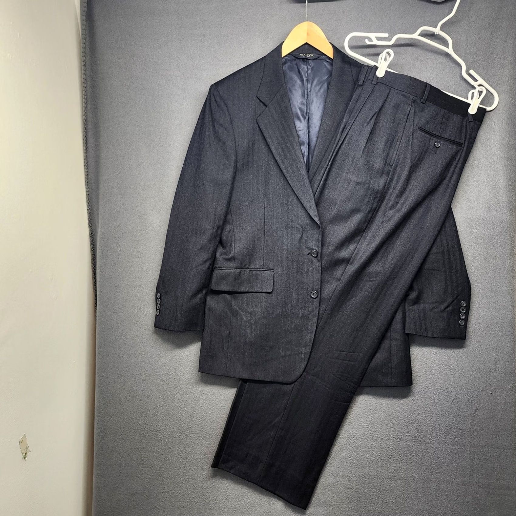 Jos. A. Bank Jos A. Bank Mens Suit Gordon Jacket 40L Pants 34x30 Pleated Navy Blue 100% Wool Size 40R - 2 Thumbnail
