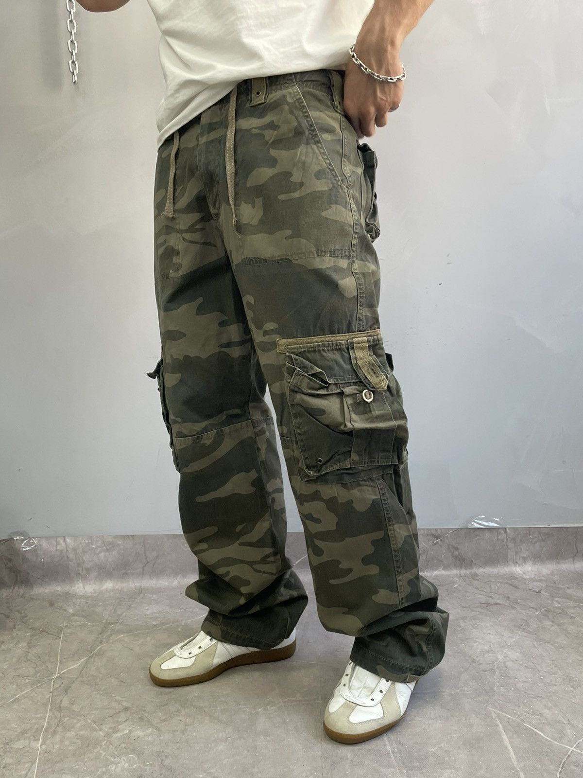 Carhartt Camo baggy pants camo army style y2k Size US 30 / EU 46 - 4 Thumbnail