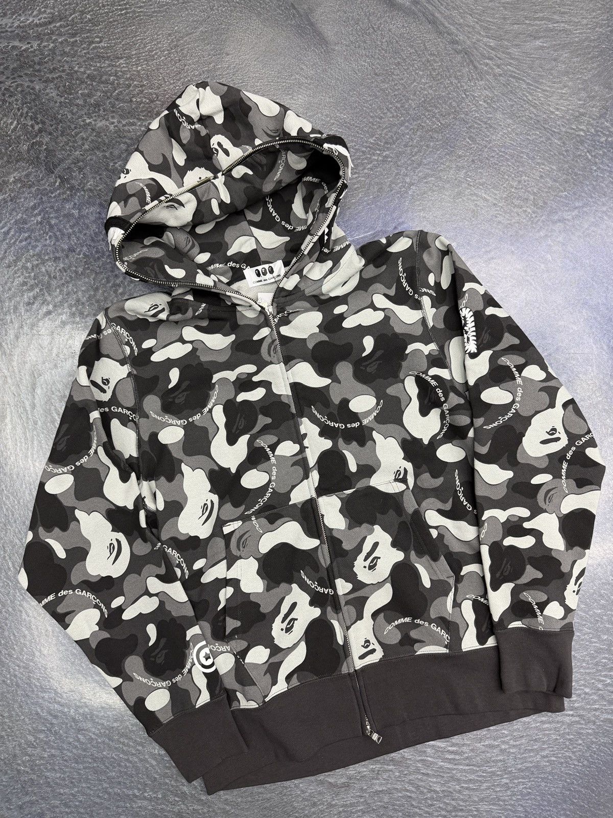 Bape × Comme des Garcons Bape x CDG Shark Full Zip Osaka Hoodie Size US S / EU 44-46 / 1 - 1 Thumbnail