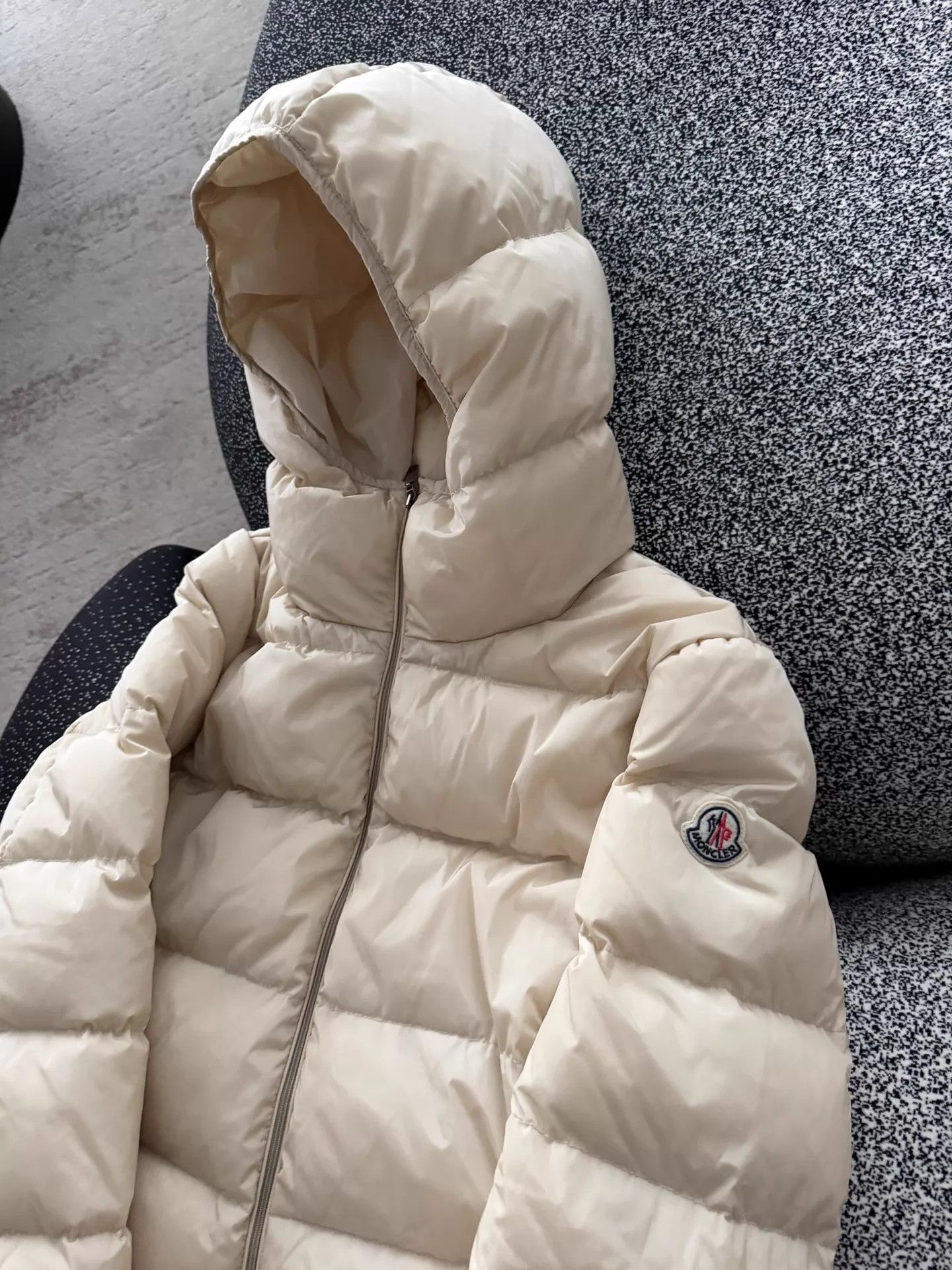 Moncler Moncler Ivory Puffer Jacket 3 (Good Condition) Size L / US 10 / IT 46 - 2 Thumbnail
