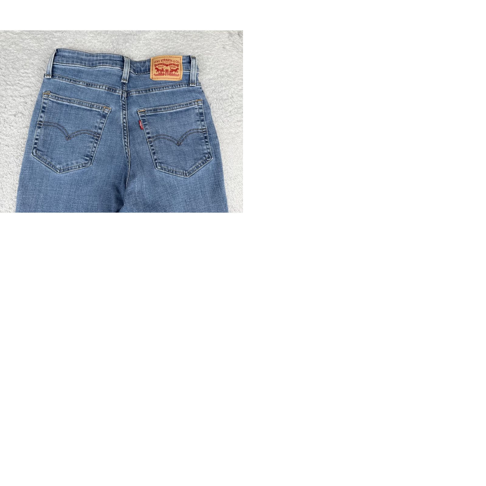 Levi's Levis Jeans Womens 26 Medium Wash 721 High Rise Skinny Stretch Denim City Pants Womens 26 Mens? Size 26" / US 2 / IT 38 - 11 Thumbnail