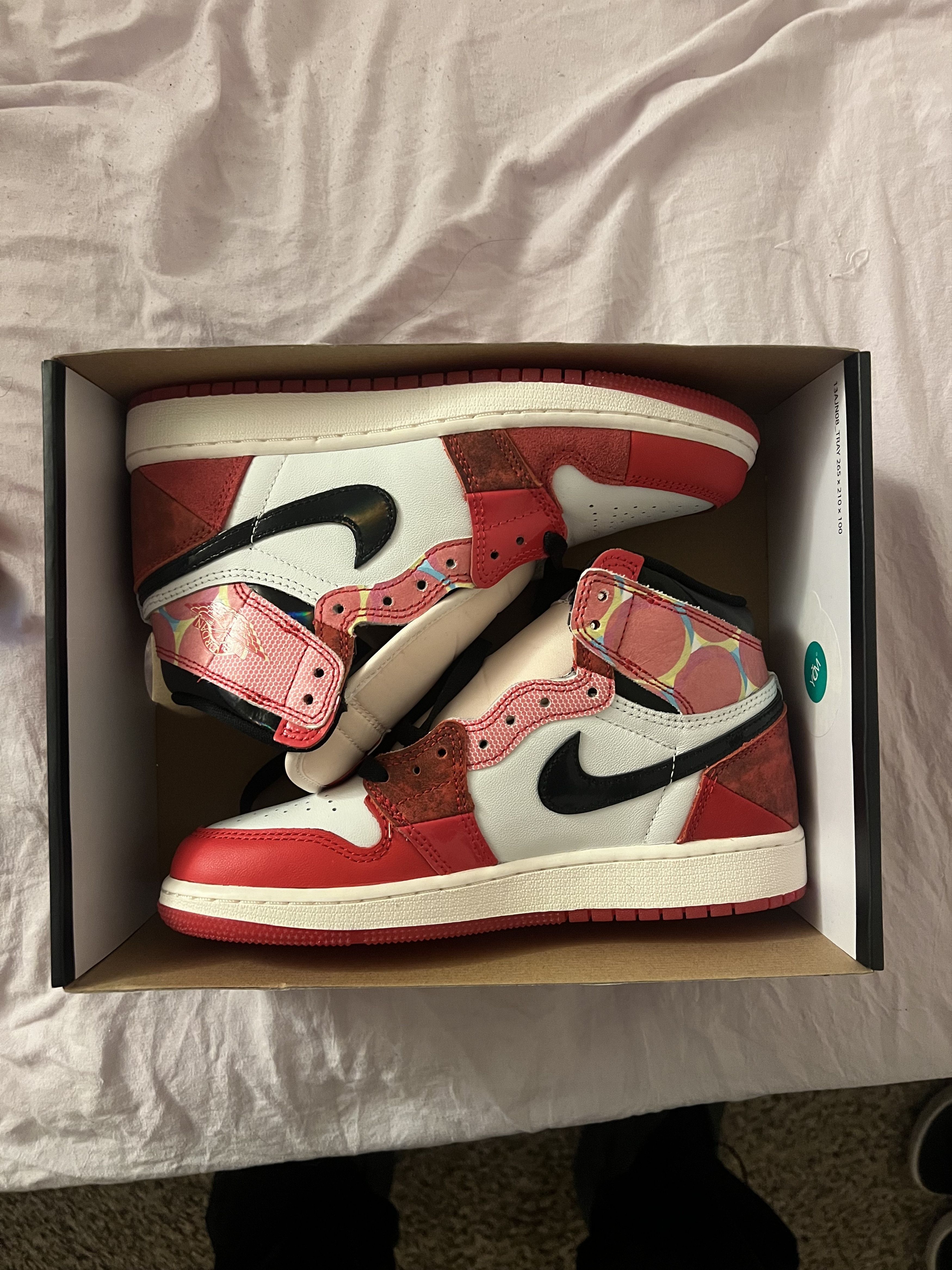 Jordan Brand Jordan 1 Retro High OG Spider-Man Across the Spider-Verse 4Y Size US 5.5 / IT 35.5 - 1 Thumbnail