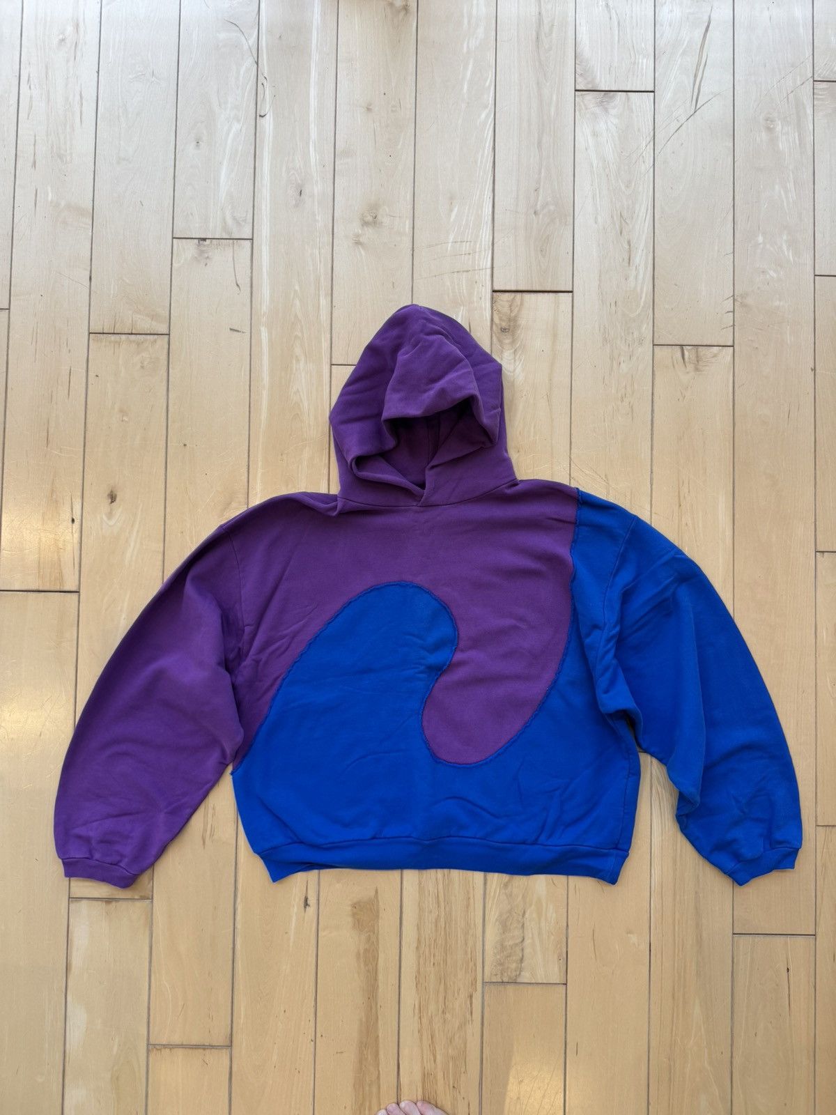 ERL Swirlフーディー Blue Classic Swirl Hoodie by ERL on Sale