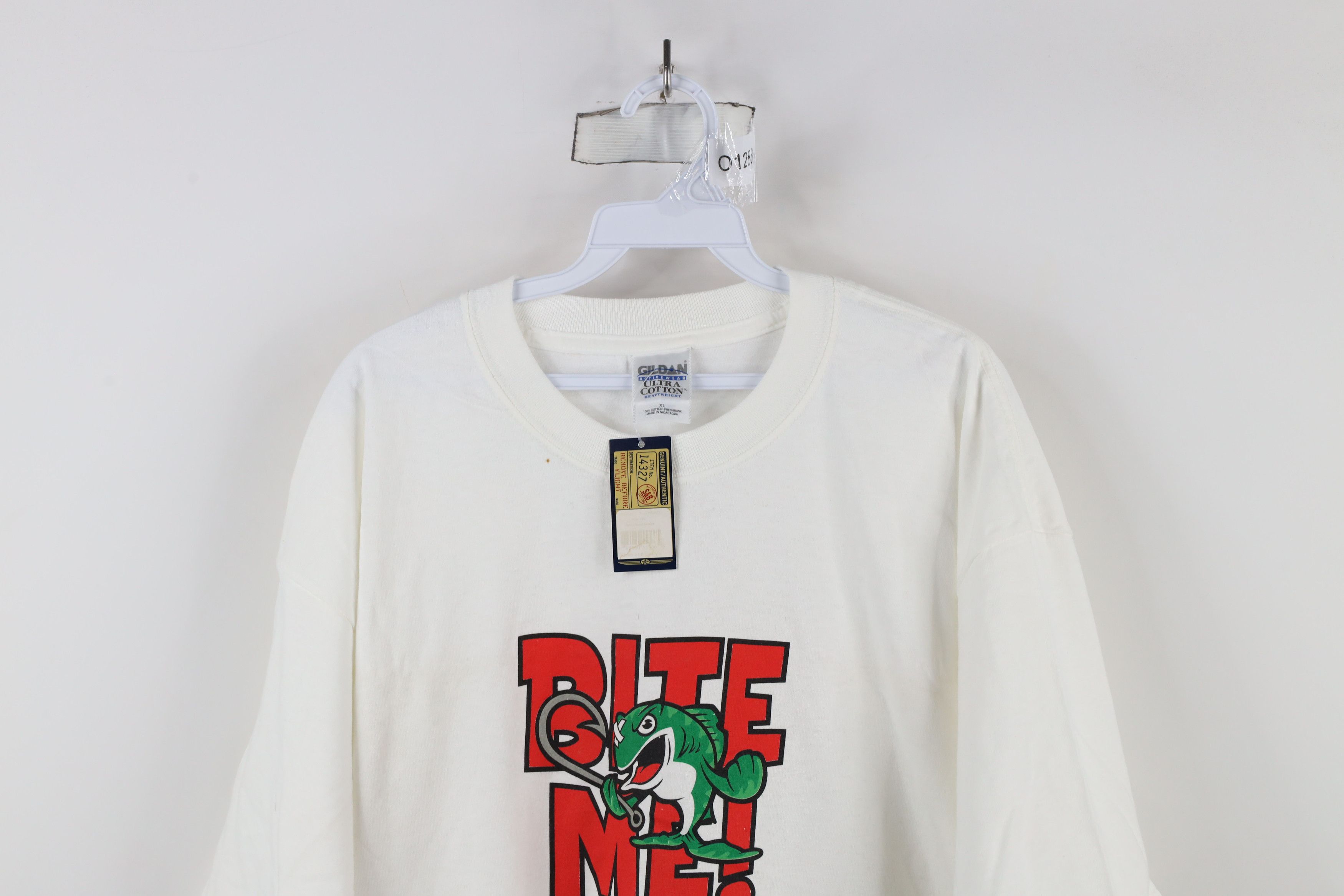 Vintage Deadstock Vintage 90s Y2K Streetwear Bite Me Fish T-Shirt Size US XL / EU 56 / 4 - 2 Thumbnail