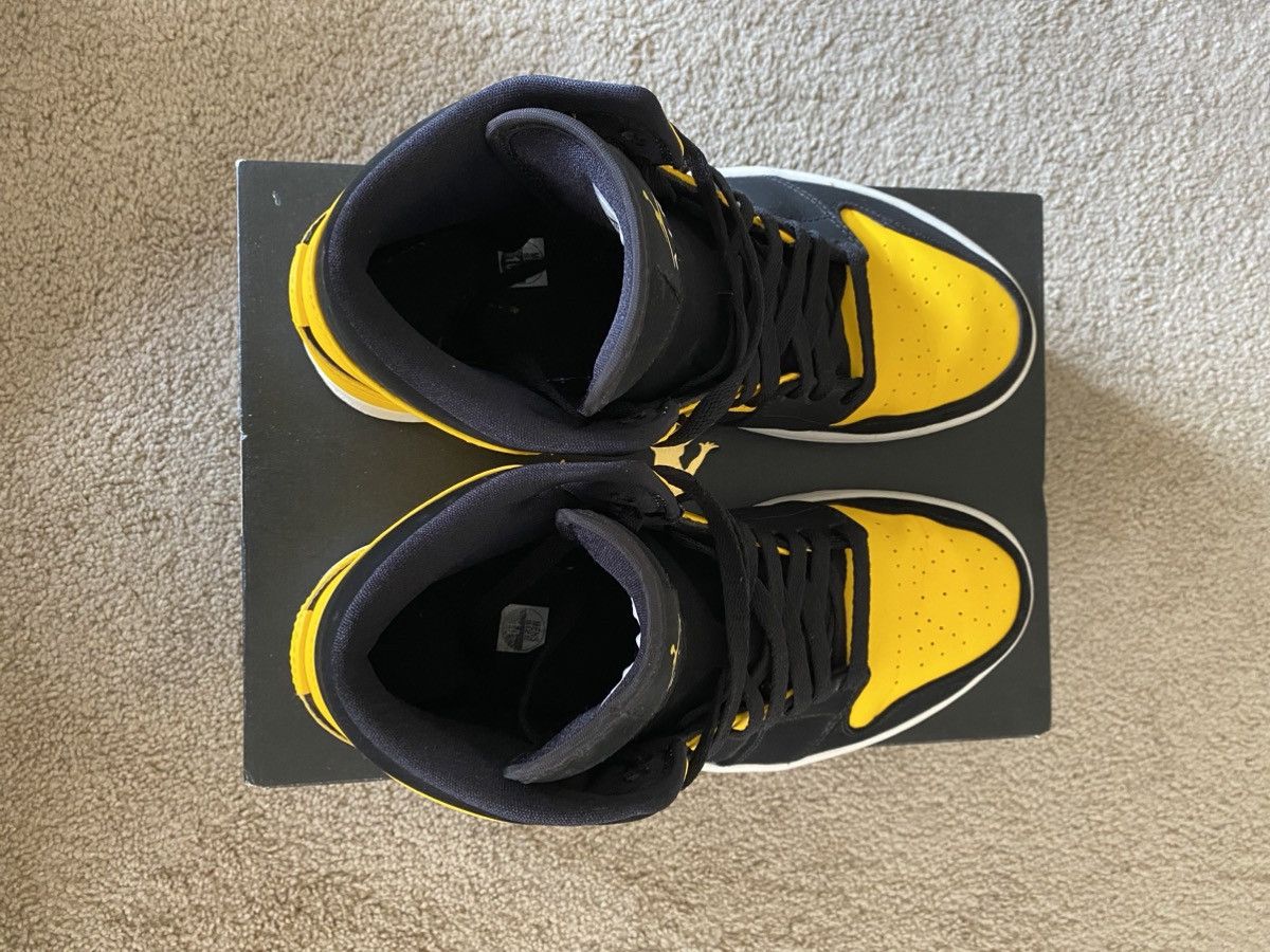 Jordan Brand Jordan 1 Retro Mid New Love 2017 Size 10 Size US 10 / EU 43 - 6 Thumbnail