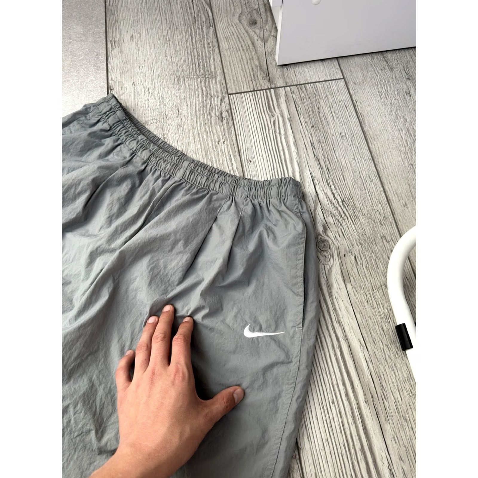 Nike VINTAGE Nike Track Pants Mens XL Nylon Gray Y2K Activewear Pants Size US 36 / EU 52 - 4 Thumbnail