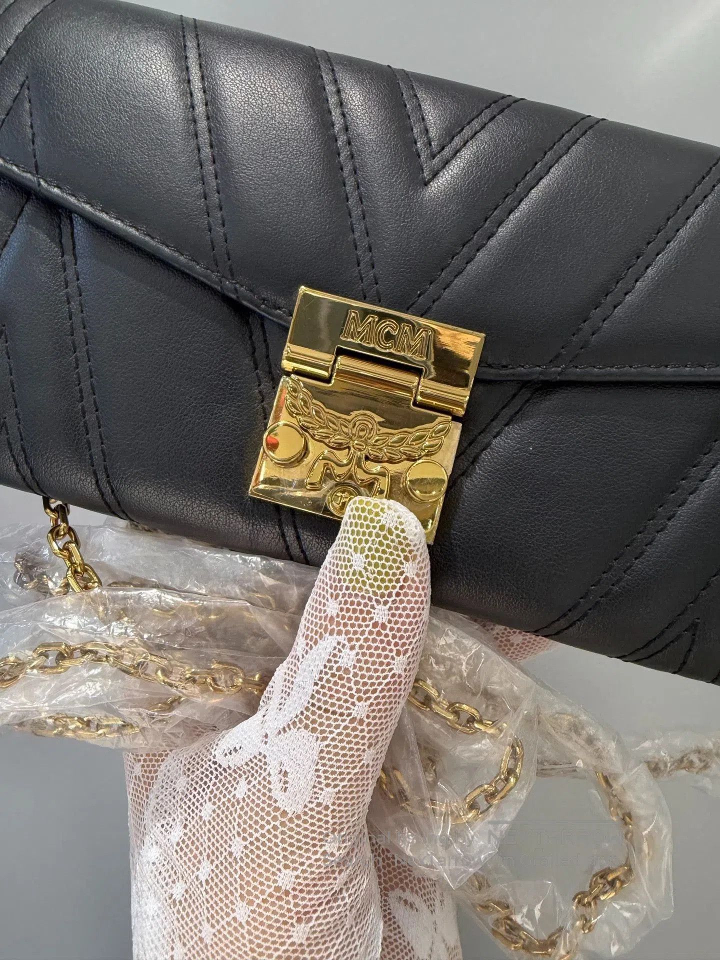 MCM MCM Black Gold Chain WOC Wallet. Size ONE SIZE - 8 Thumbnail