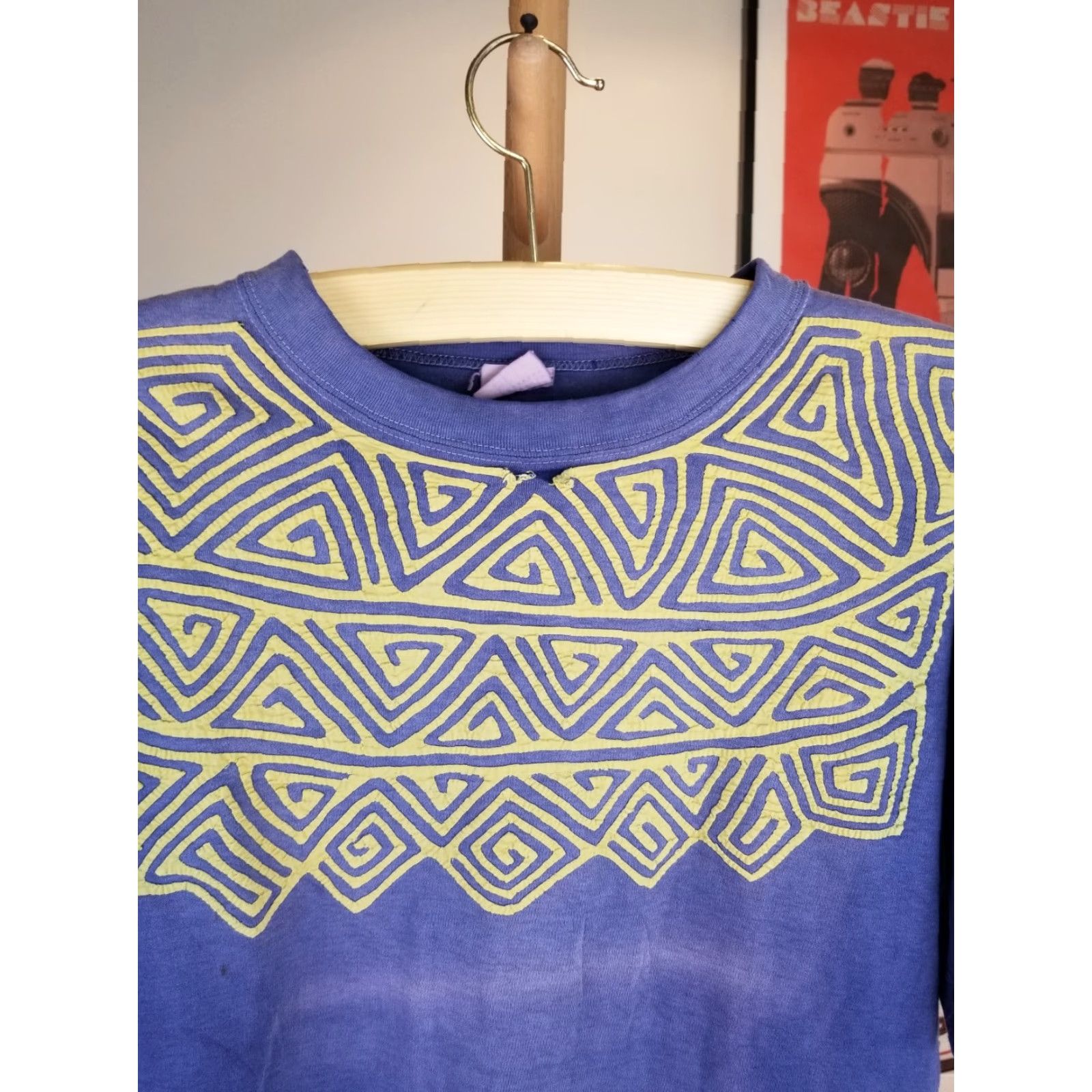 Vintage VINTAGE 90' SUN FADED TRIBAL ETHNIC PATTERN GEOMETRIC AZTEC BLUE T-SHIRT SZ XL Shirt Men XL Blue 90s Vintage AZTEC Tribal Geometric Sun Fade T-Shirt Size US XL / EU 56 / 4 - 2 Thumbnail
