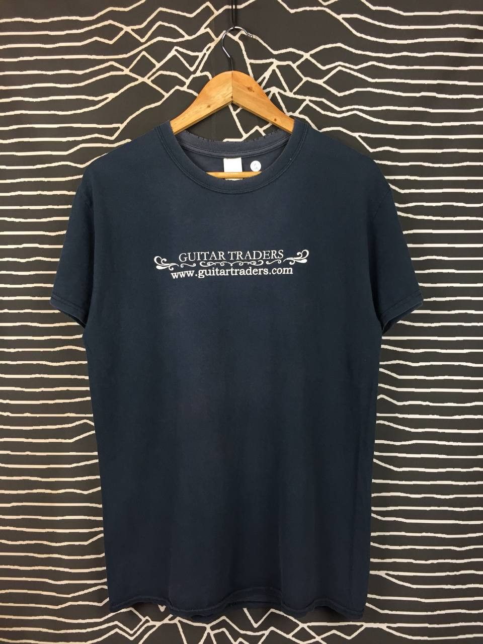 Gildan Guitar Traders Tokyo High-End Guitar Shop Promo Tee Size M Size US M / EU 48-50 / 2 - 1 Thumbnail