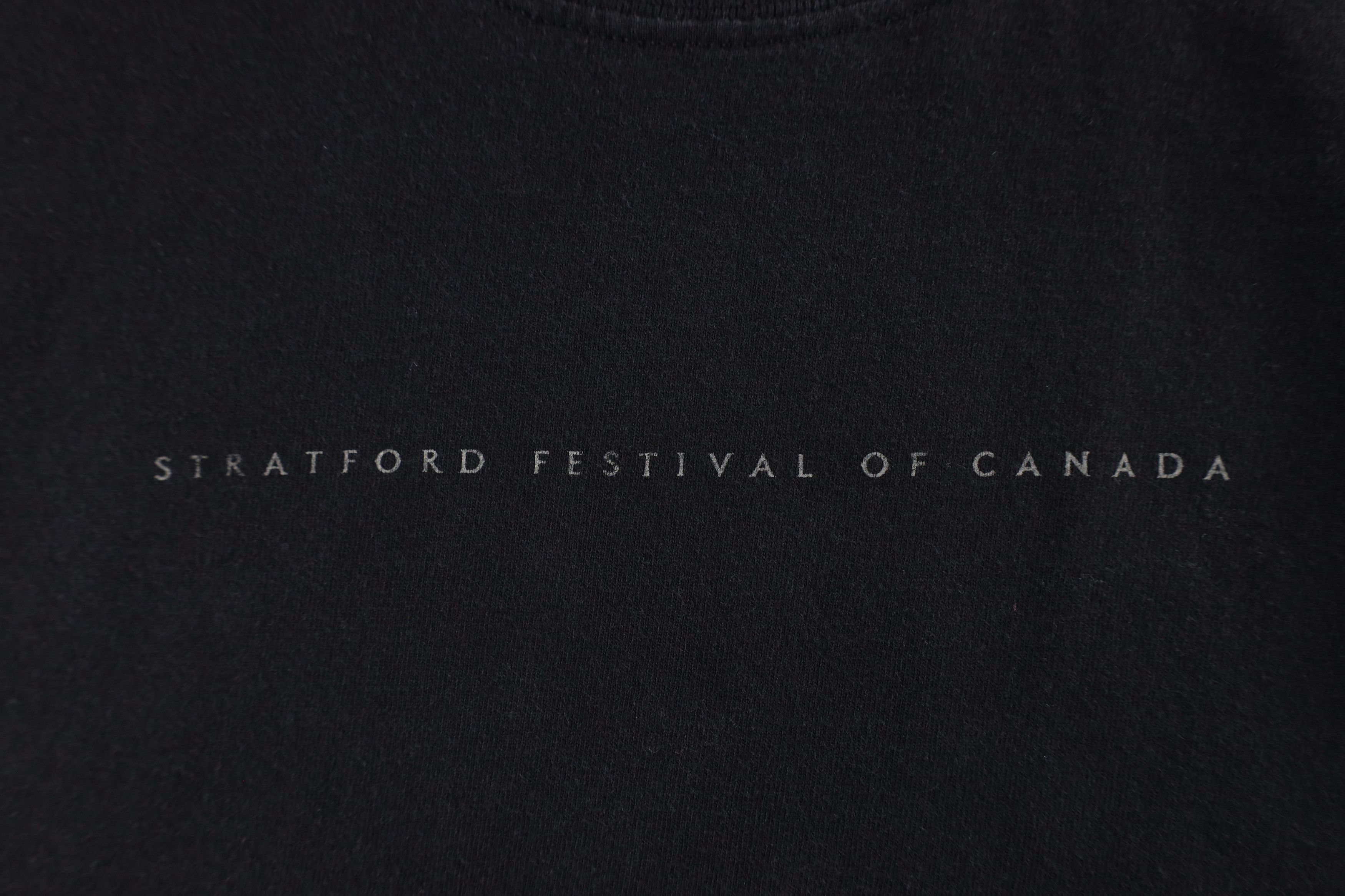 Vintage Vintage Y2K 2000 of Canada Elizabeth Rex Play T-Shirt Size US XL / EU 56 / 4 - 4 Thumbnail