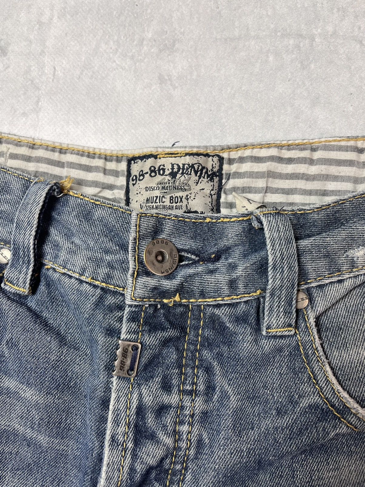 Japanese Brand Vintage 9886 Denim Jeans Distressed Y2K Grunge Aesthetic Size US 33 - 3 Thumbnail