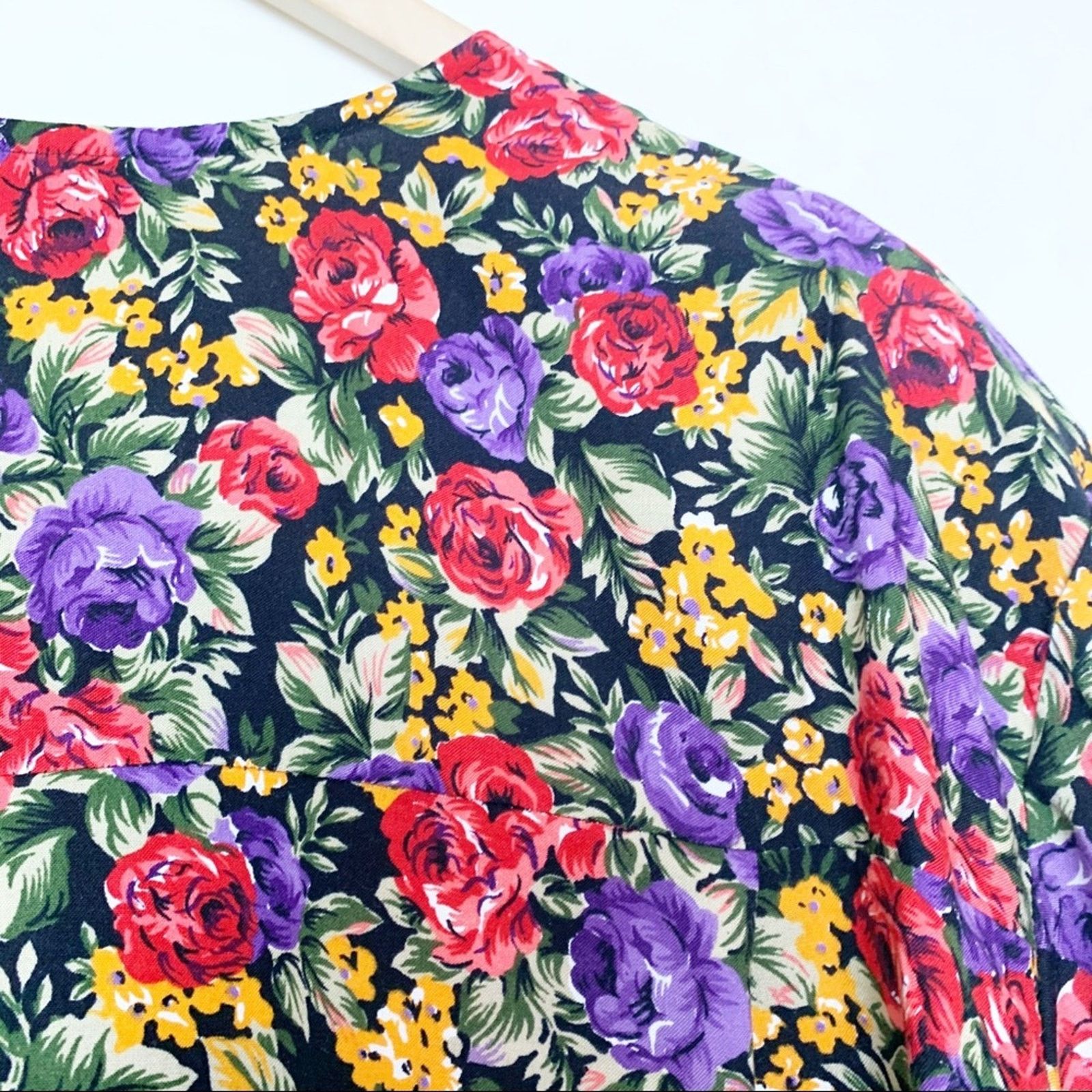 Vintage Vintage Black Floral Button Front Blouse Women’s Size Medium Size M / US 6-8 / IT 42-44 - 5 Thumbnail