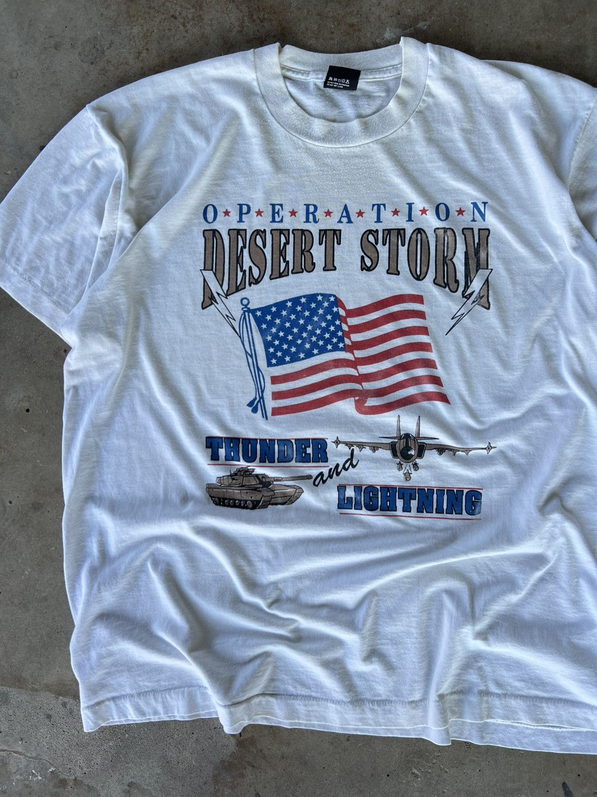 Vintage Vintage 90’s Operation Desert Storm Military T Shirt Size US XL / EU 56 / 4 - 1 Thumbnail