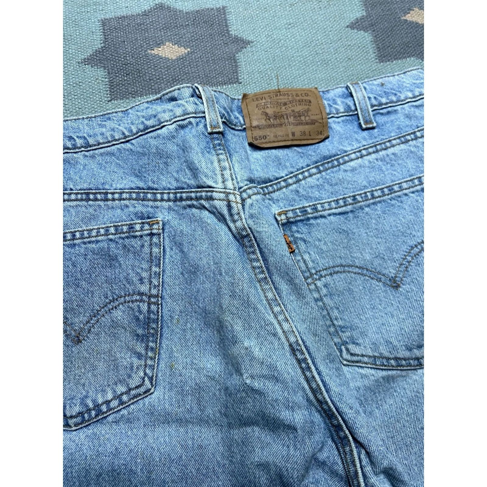 Levi's Vintage 90s Levi’s 550 jeans relaxed fit light wash orange tab 36x33 Size US 36 / EU 52 - 6 Thumbnail