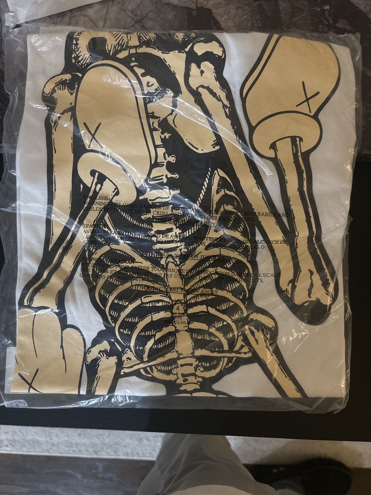 Kaws KAWS NEW FICTION SKELETON T-SHIRT BONE M Size US M / EU 48-50 / 2 - 2 Thumbnail