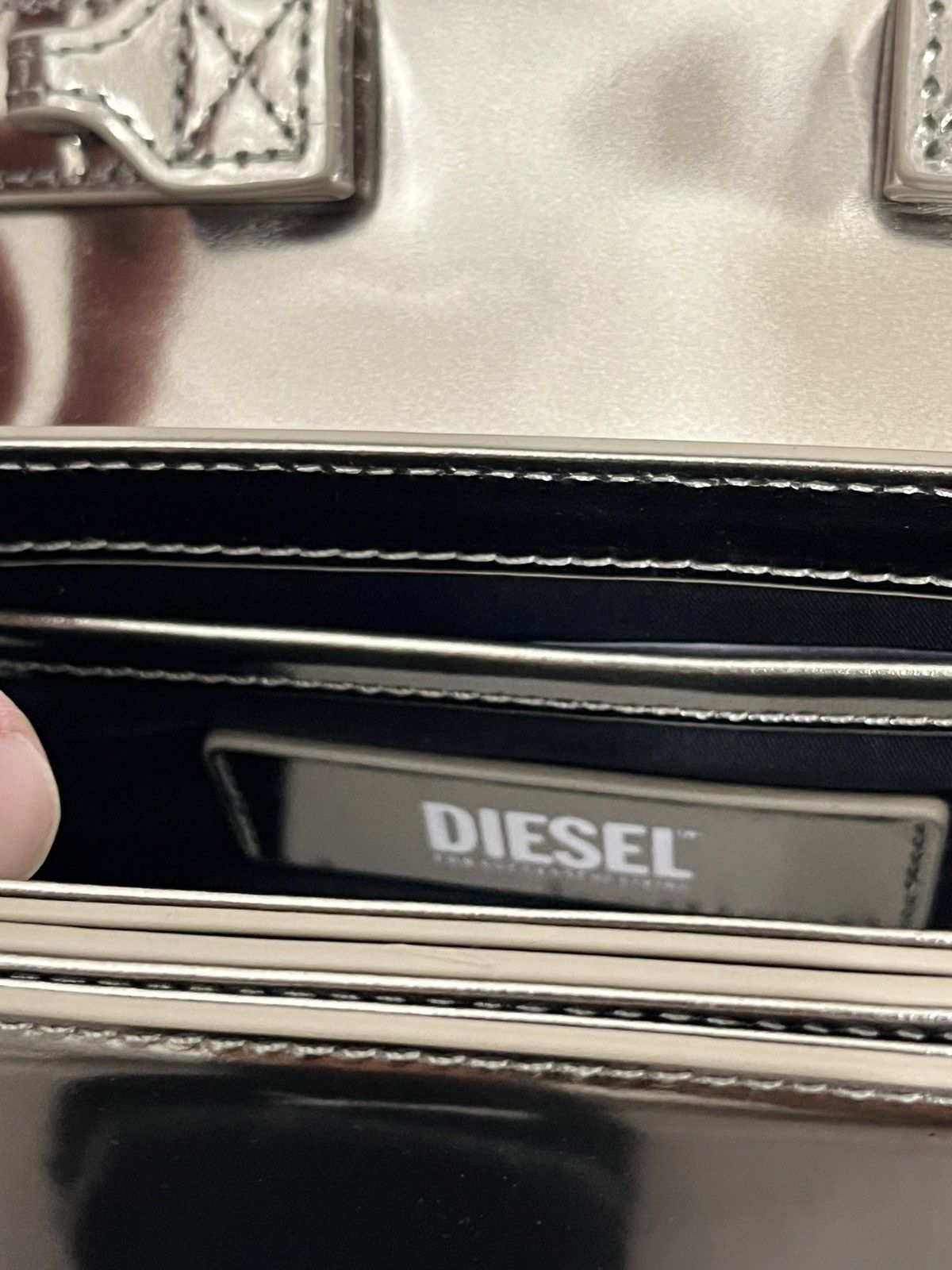 Diesel 1DR-Iconic shoulder bag in mirrored leather Size ONE SIZE - 10 Thumbnail