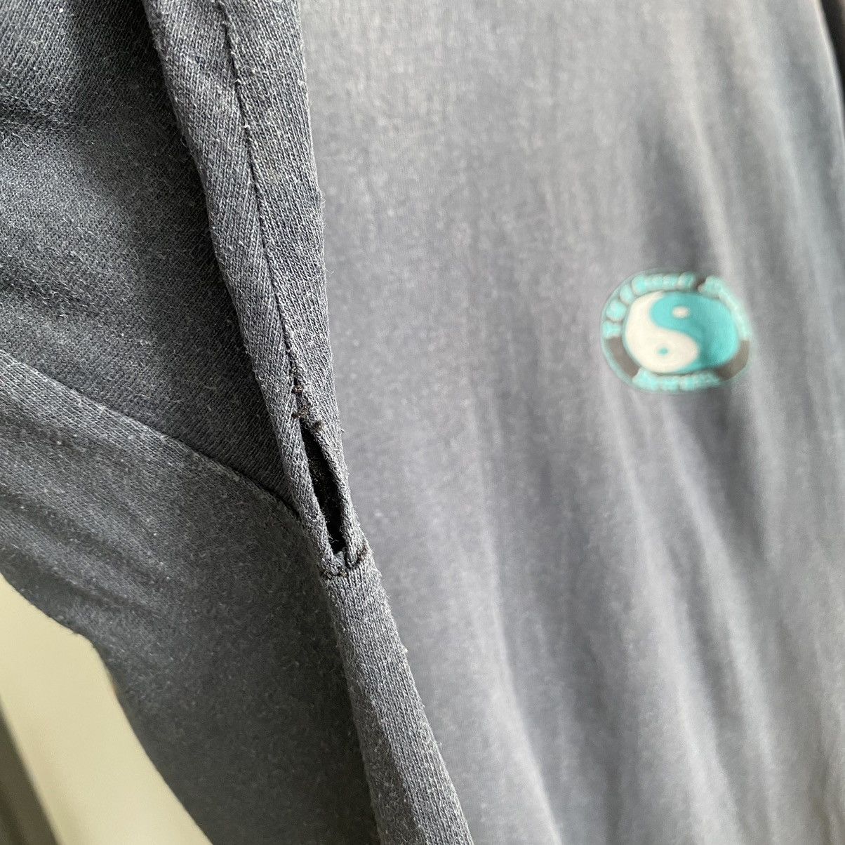 Vintage Thrashed Faded Vintage 90s T&C Surf Design ERD GRUNGE TEE Size US M / EU 48-50 / 2 - 9 Thumbnail