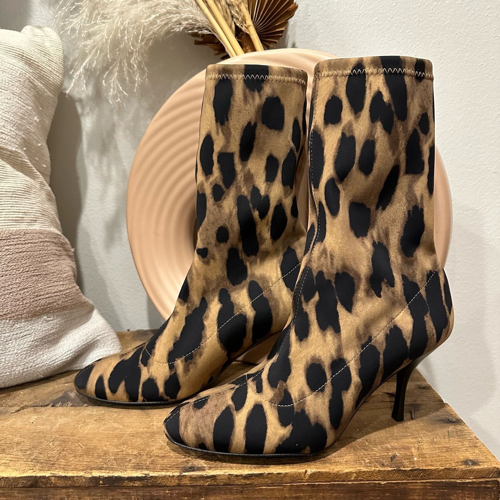 Stuart Weitzman NWOT! Stuart Weitzman Slaine Leopard-Print Sock Boots sz 5.5 Size US 5.5 / IT 35.5 - 4 Thumbnail