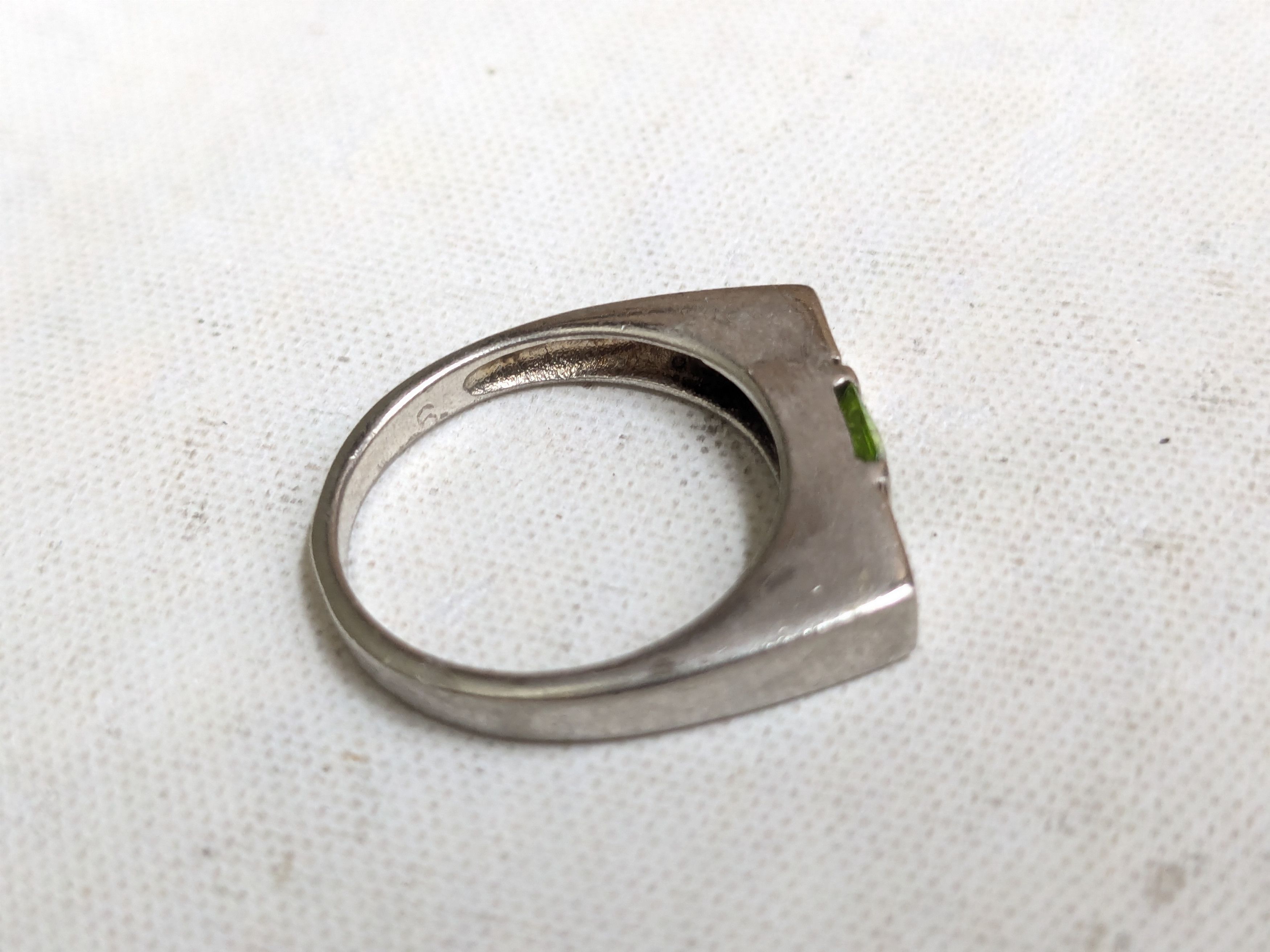 Vintage Vintage Sterling Silver Ring Green Peridot 5.75 Size ONE SIZE - 7 Thumbnail