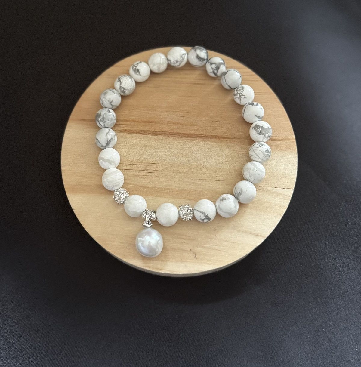 Handmade Howlite Pearl Bracelet Size ONE SIZE - 5 Thumbnail