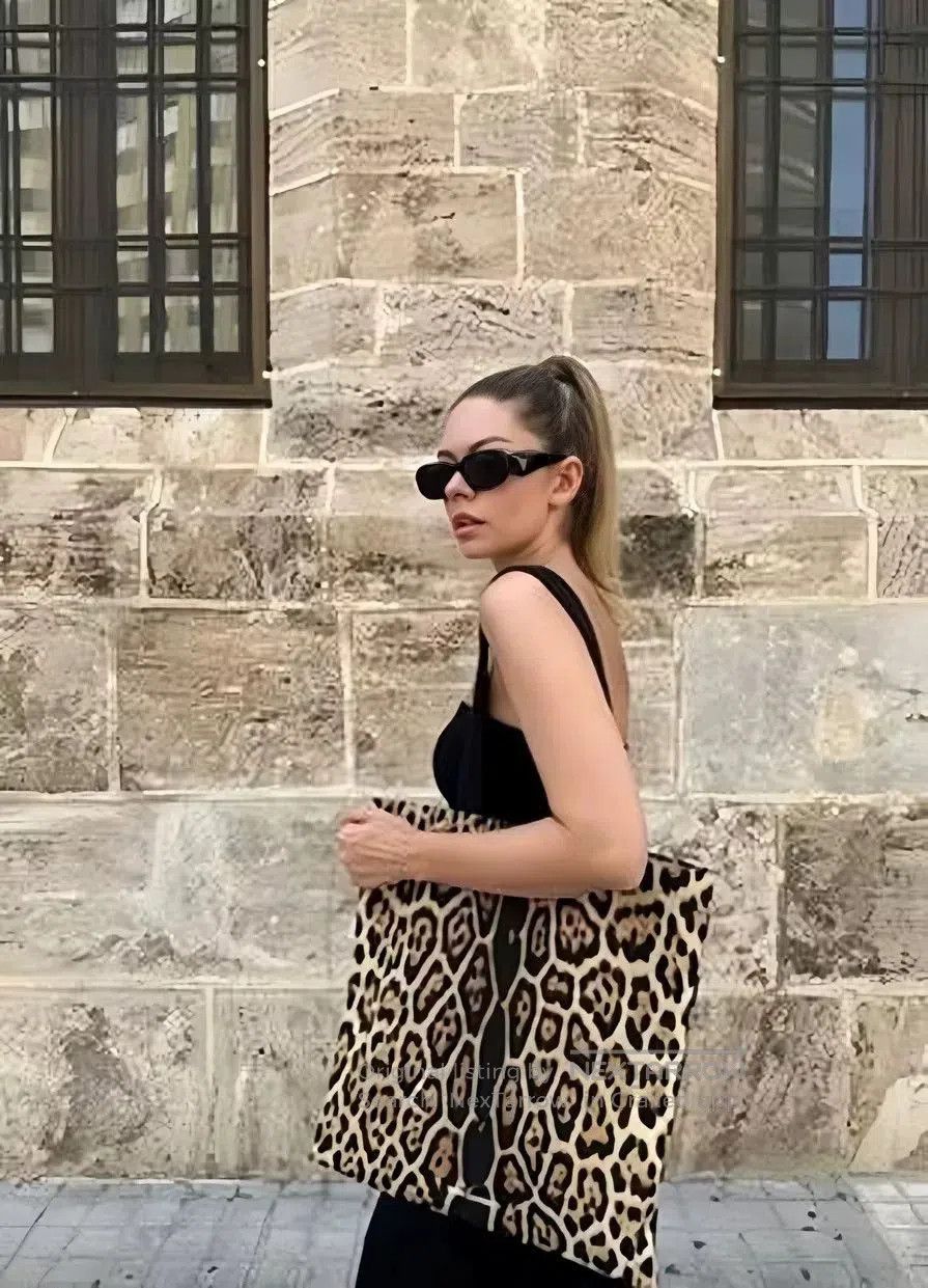 Saint Laurent Paris Saint Laurent Leopard Print Tote Bag. Size ONE SIZE - 7 Thumbnail