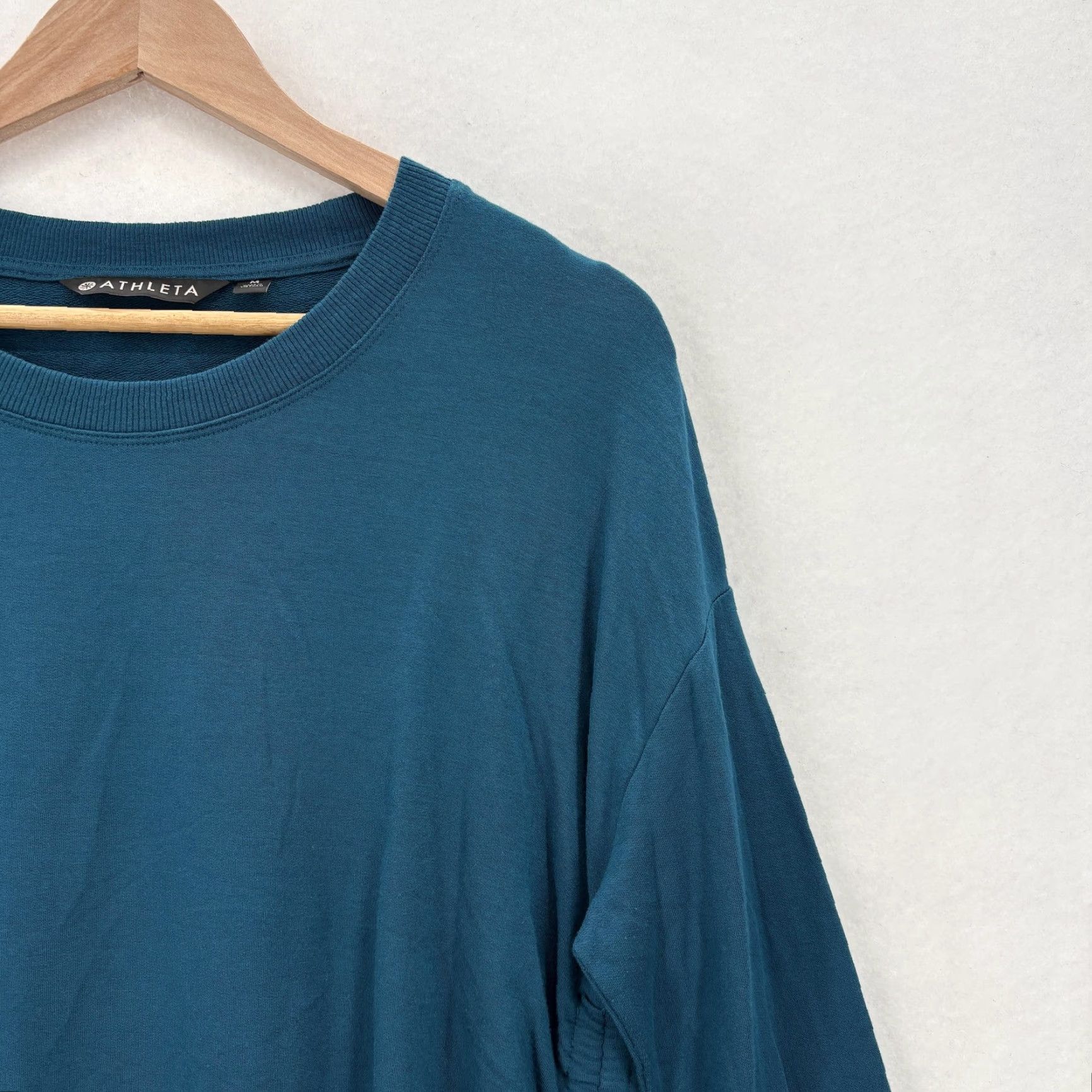 Athleta Athleta Drishti Ruched Sweatshirt Womens Medium Blue Long Sleeve Yoga Gym Travel Size M / US 6-8 / IT 42-44 - 2 Thumbnail