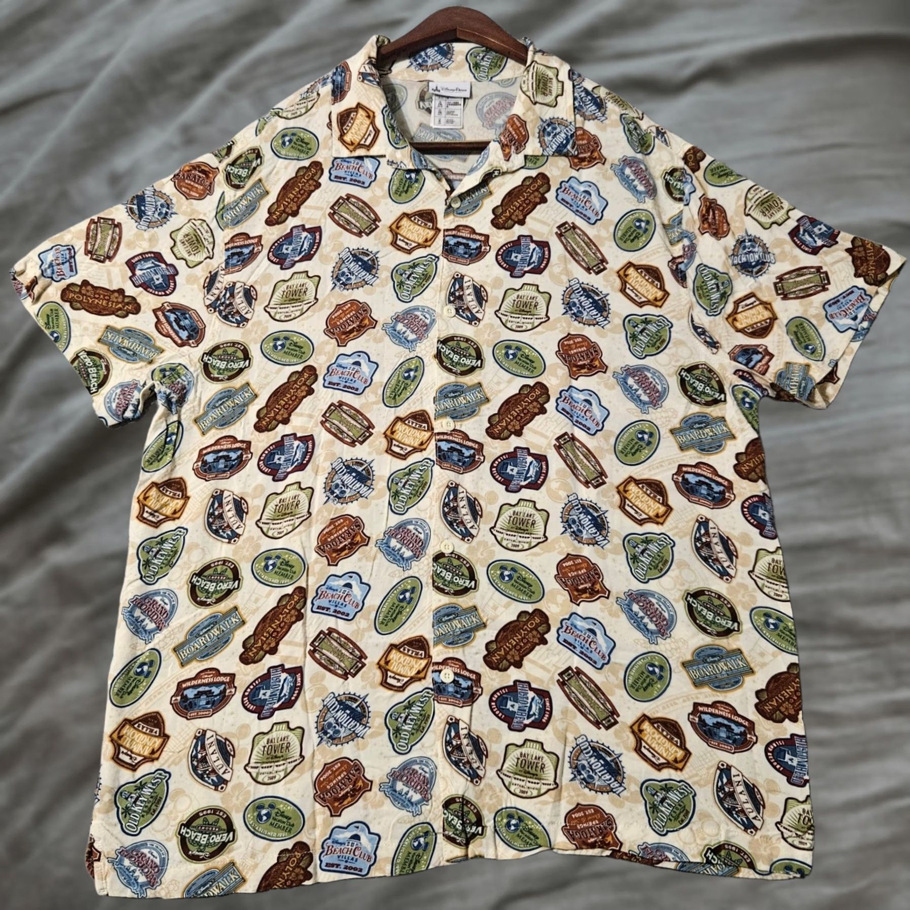 Disney Disney Parks Vacation Club Hotel Resorts Icons Rayon Shirt Size 2XL XXL Mens Size US XXL / EU 58 / 5 - 1 Thumbnail