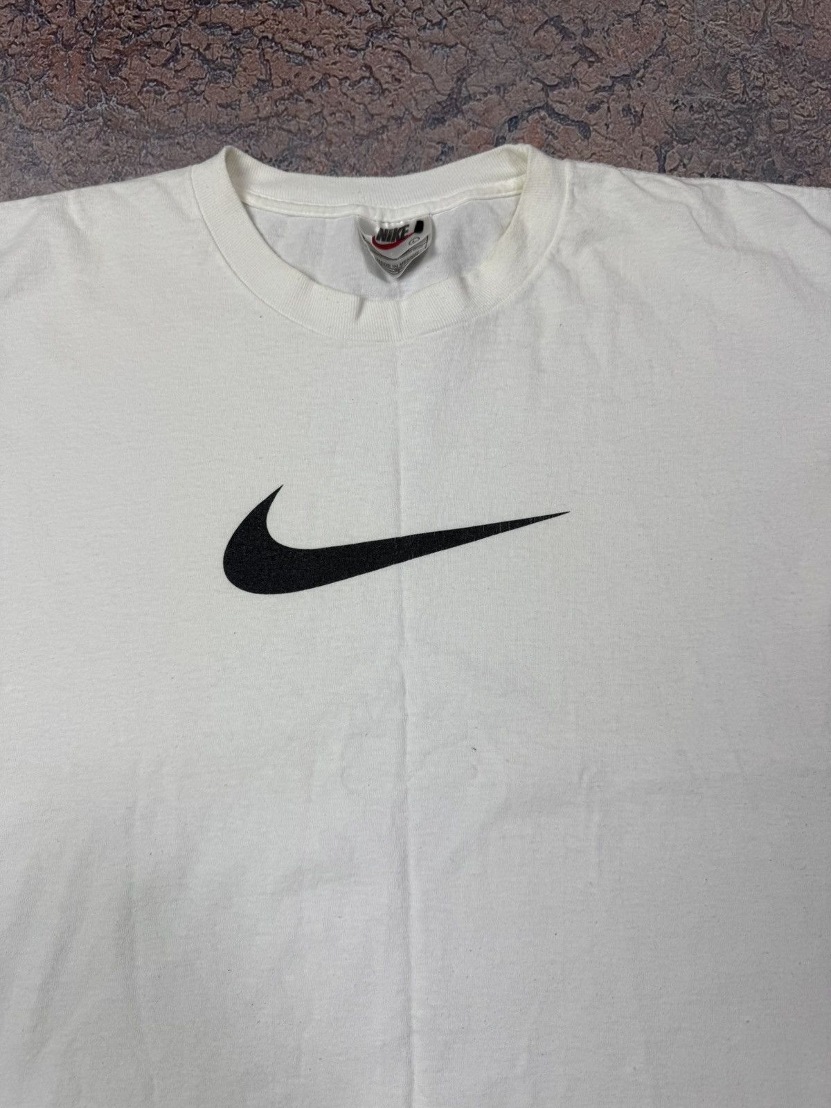 Nike Vintage 90s Nike t shirt big logo Swoosh y2k RARE Size US L / EU 52-54 / 3 - 4 Thumbnail