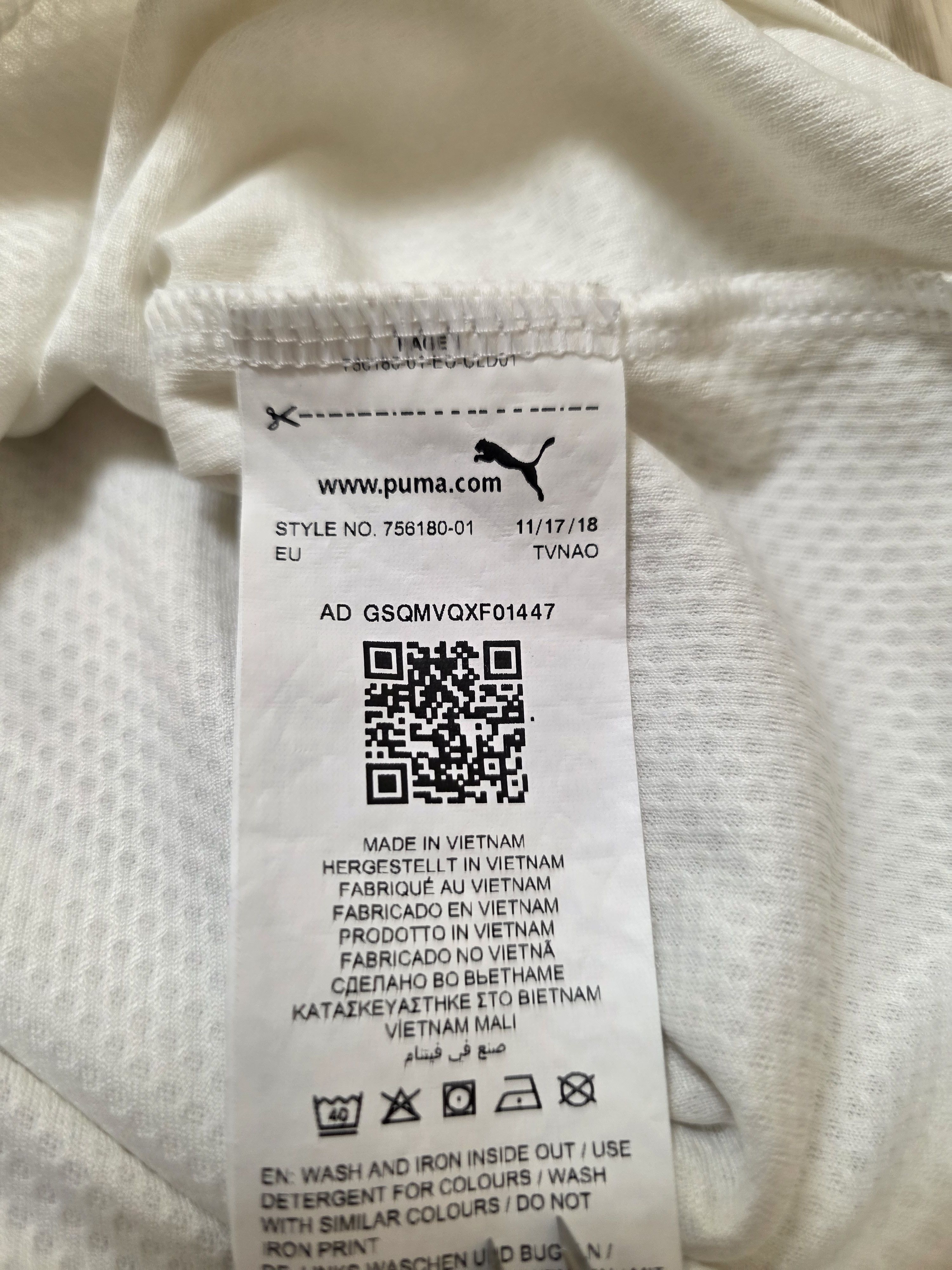 Puma VALENCIA 2019 2020 HOME FOOTBALL SHIRT SOCCER JERSEY Size US M / EU 48-50 / 2 - 7 Thumbnail