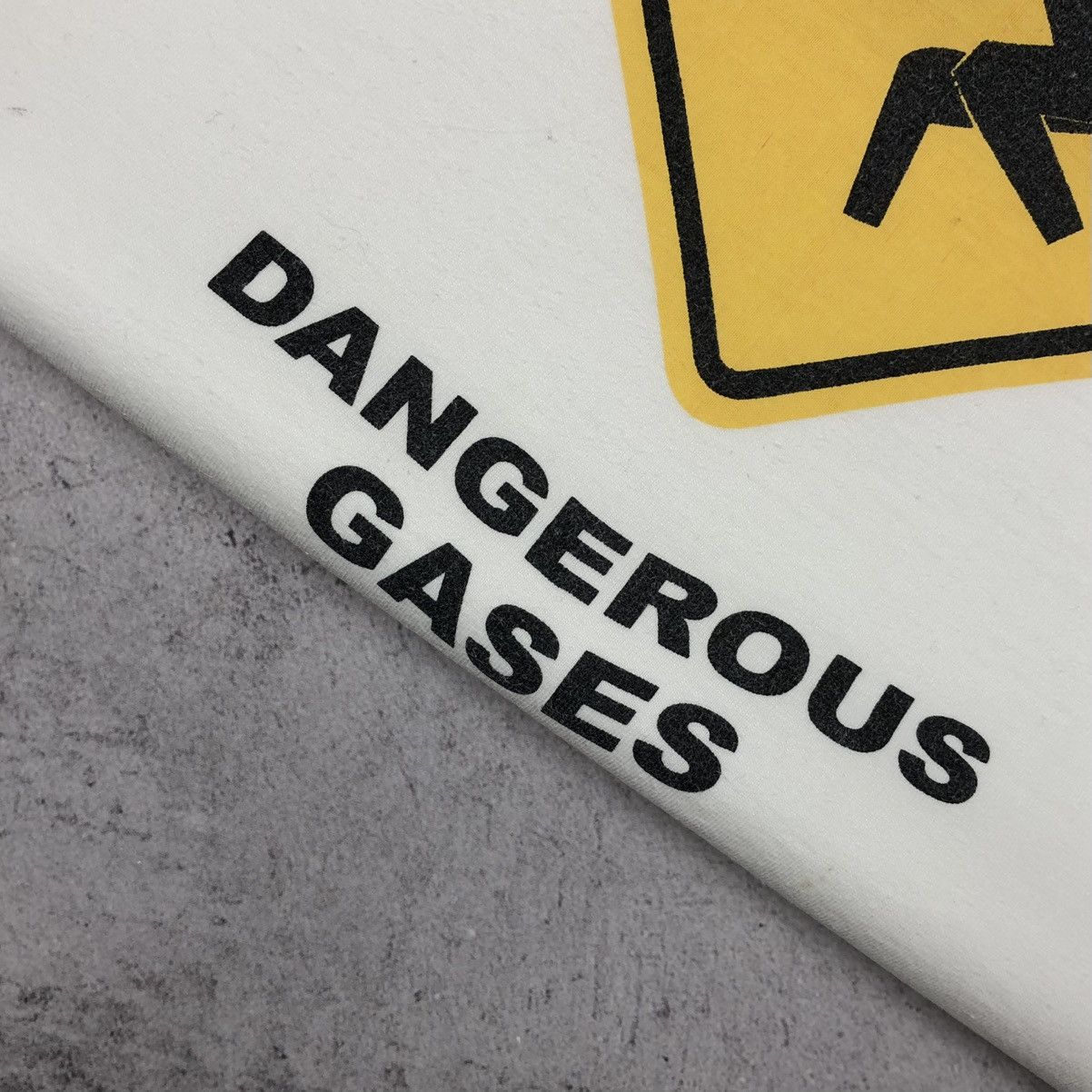 Vintage Vintage Dangerous Gases Fart Tee Size US L / EU 52-54 / 3 - 2 Thumbnail