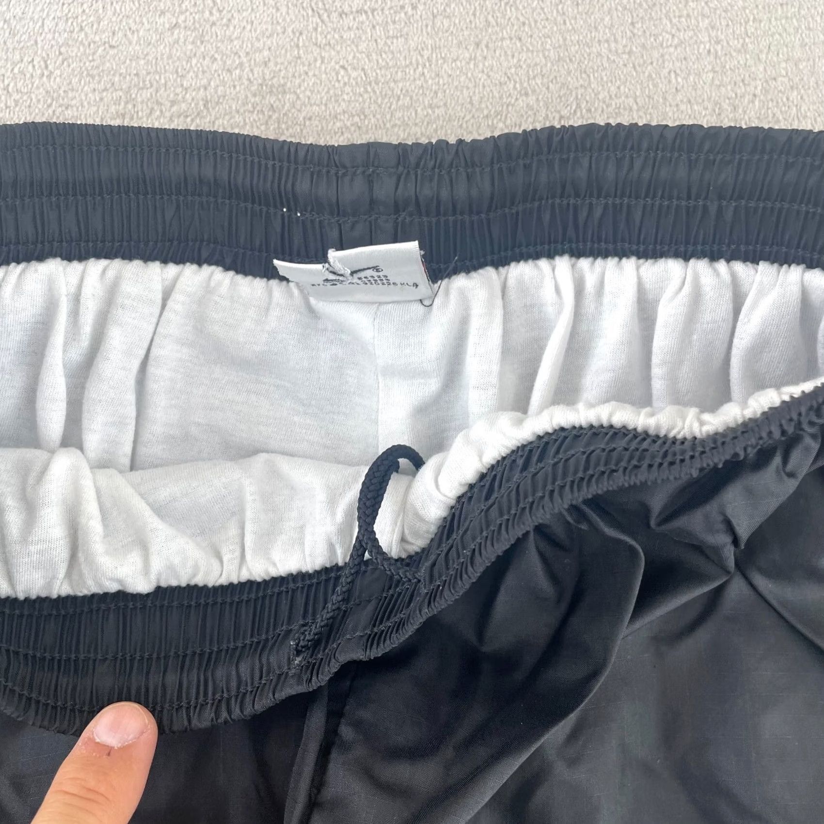 Nike Vintage Nike Track Pants Mens Medium Black Nylon Ankle Zip Lined 90s Swoosh Size US 31 - 5 Thumbnail