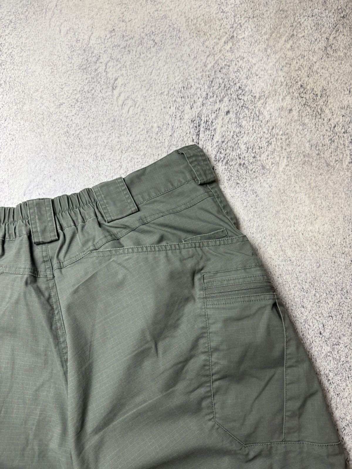 Vintage Mens Helikon-Tex Cargo Military Green Shorts Size US 38 / EU 54 - 12 Thumbnail