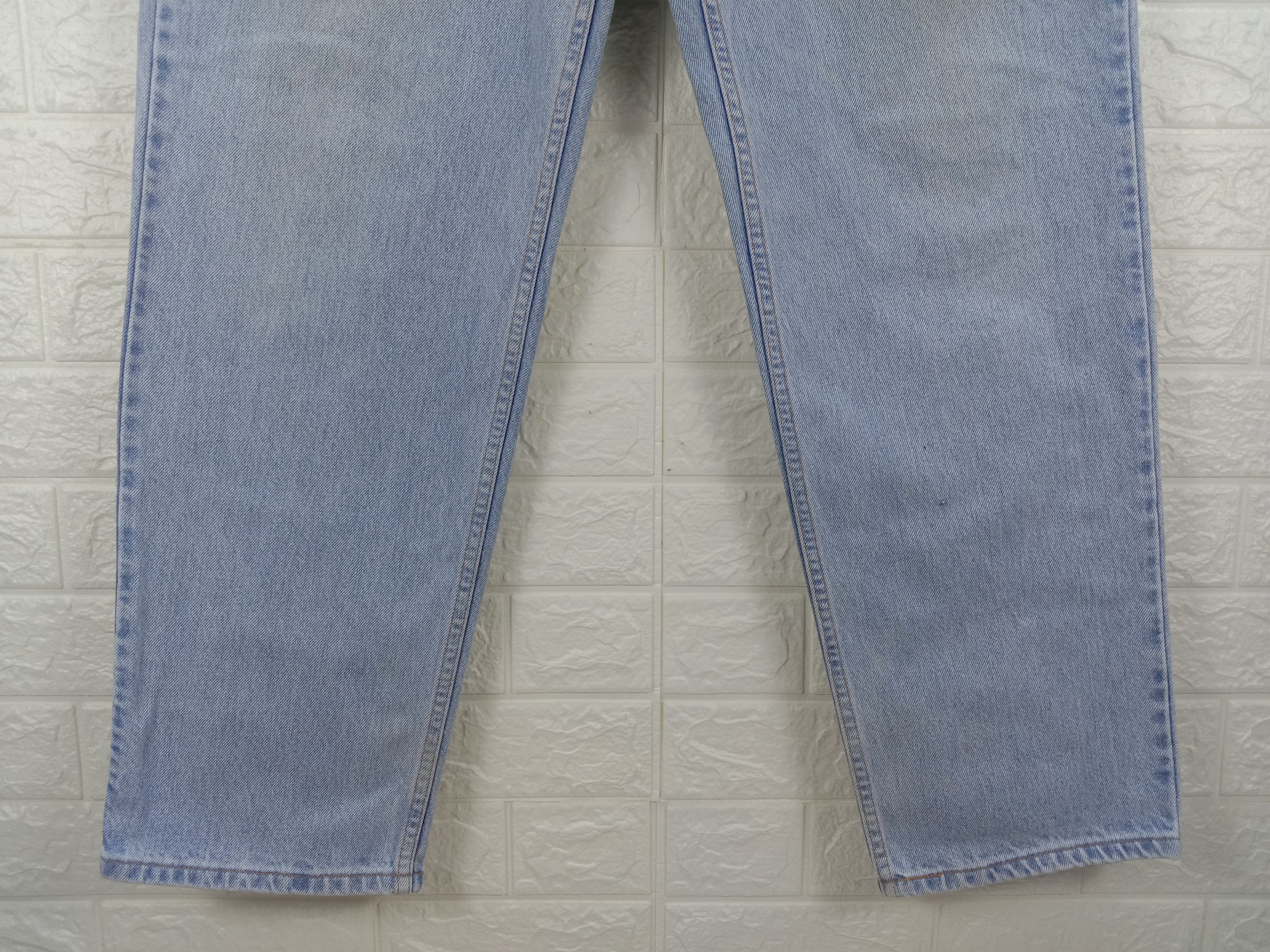 Levi's Vintage 90s Levi's 550 Jeans Relaxed Fit Light Wash Denim Size US 33 - 4 Thumbnail