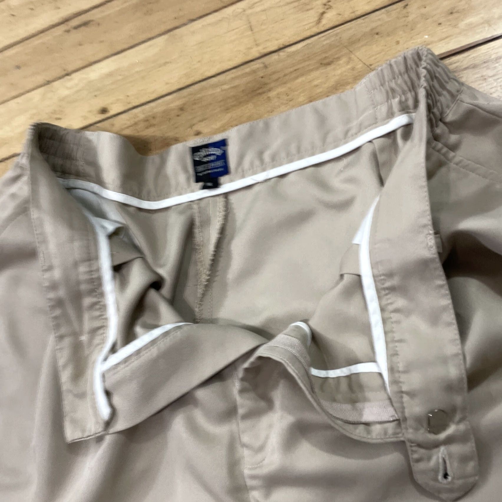 Callaway VINTAGE Callaway Pants Women 16 Khaki Pleated Wide-Leg 16 Beige Logo Metal 90s Mens Womens Girls Size 24" / US 00 / IT 34 - 5 Thumbnail