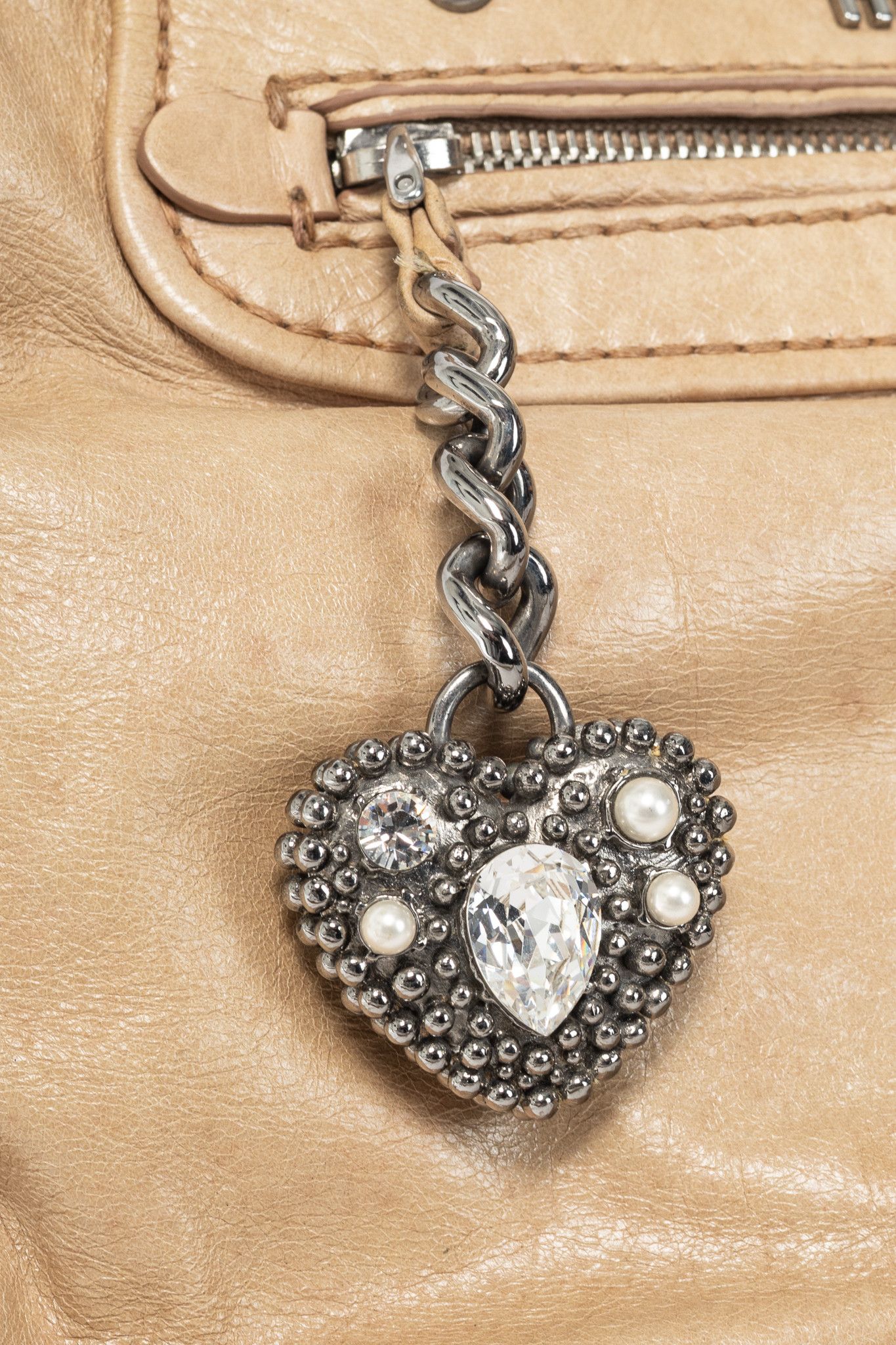 Miu Miu Miu Miu Beige Vitello Heart-Charm 2-Way Handbag Size ONE SIZE - 10 Thumbnail